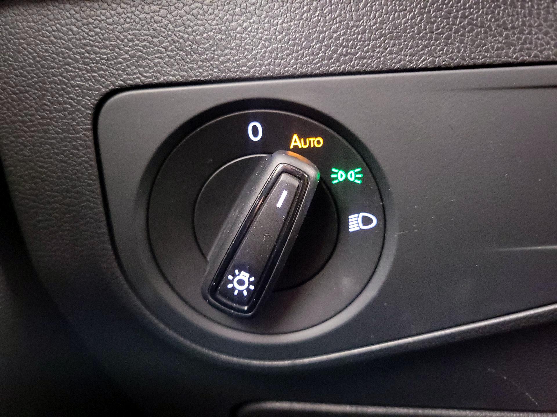 Thumbnail: 2022 Volkswagen Tiguan - 13