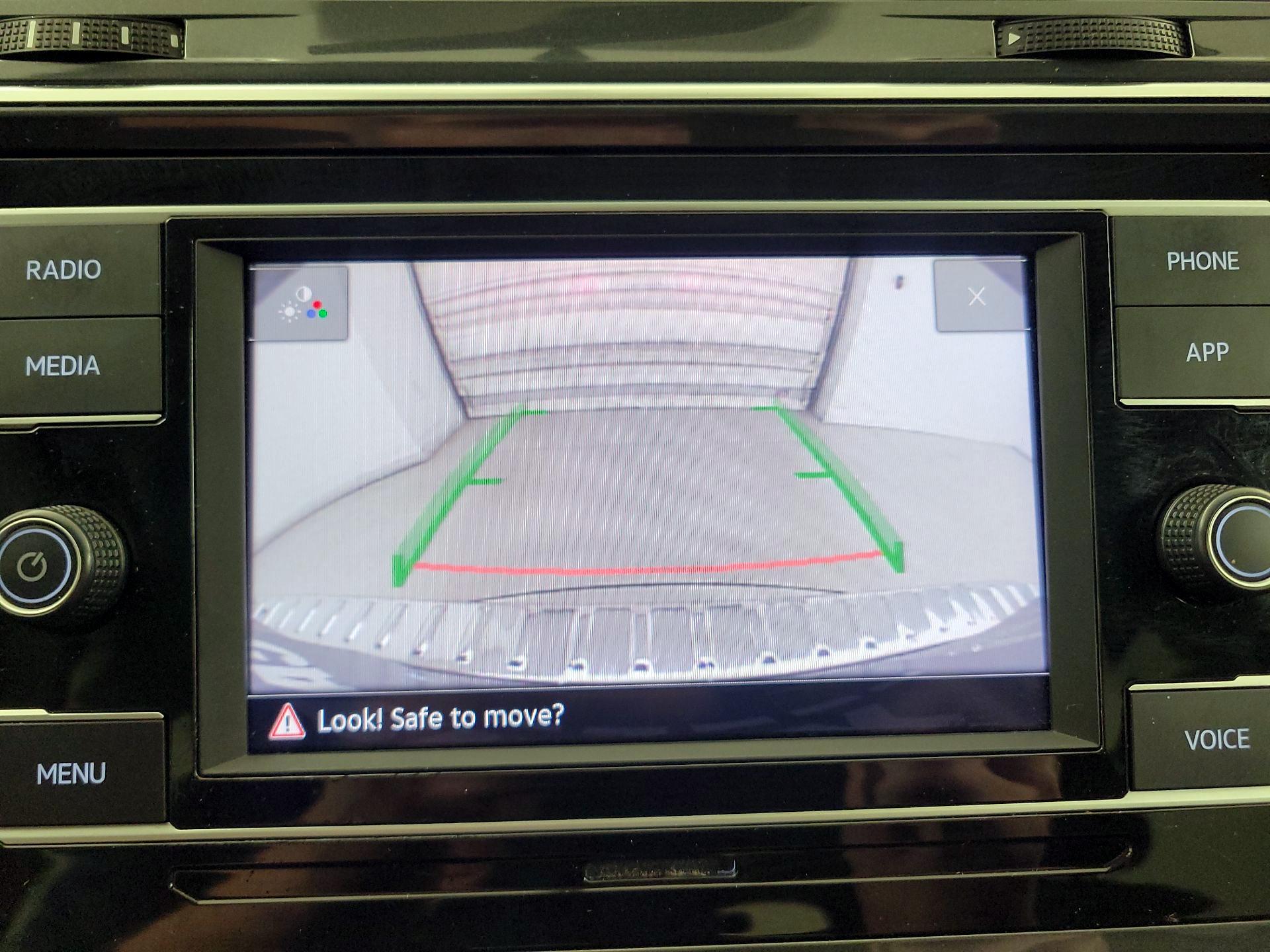 Thumbnail: 2022 Volkswagen Tiguan - 14