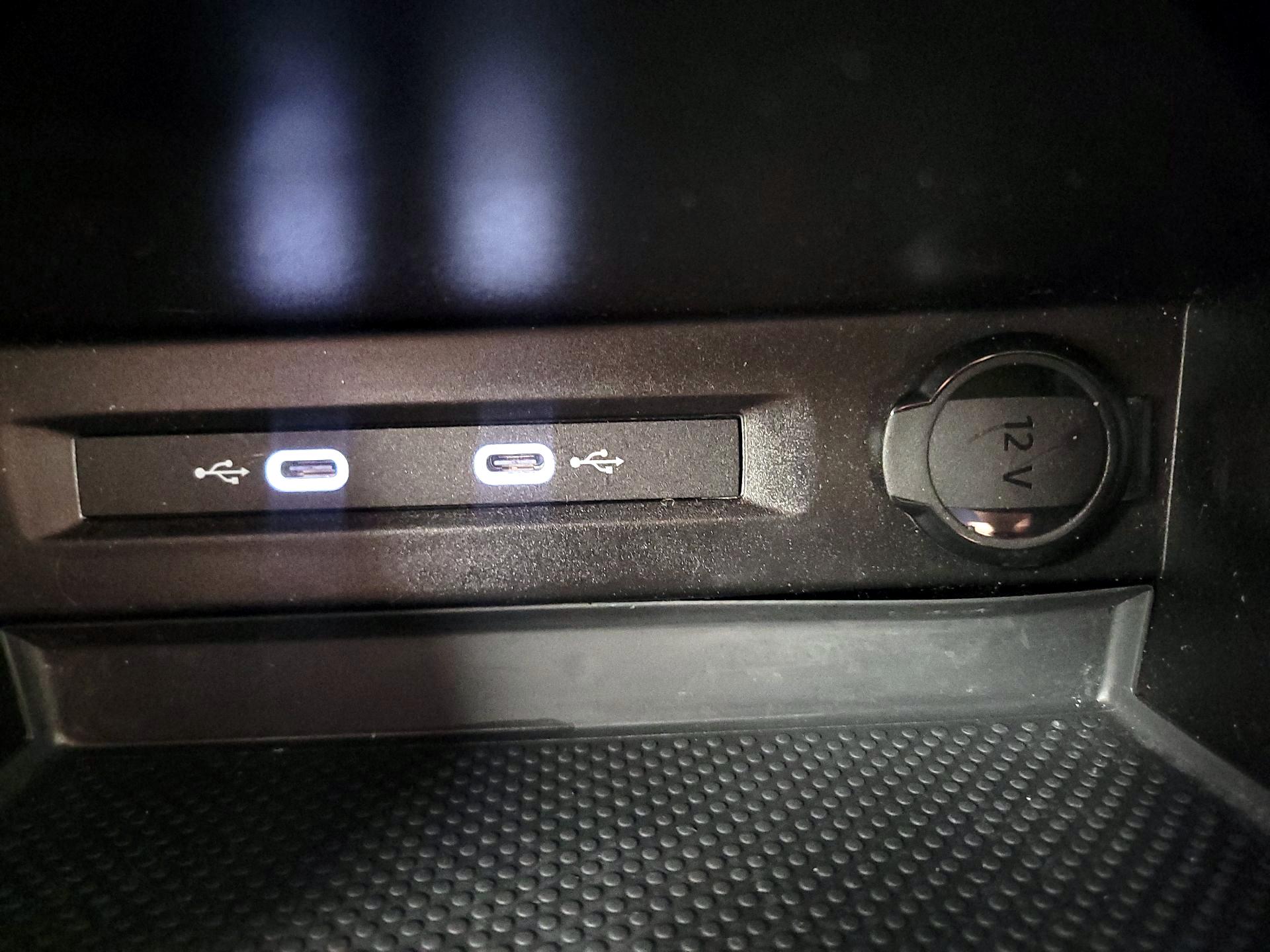 Thumbnail: 2022 Volkswagen Tiguan - 18