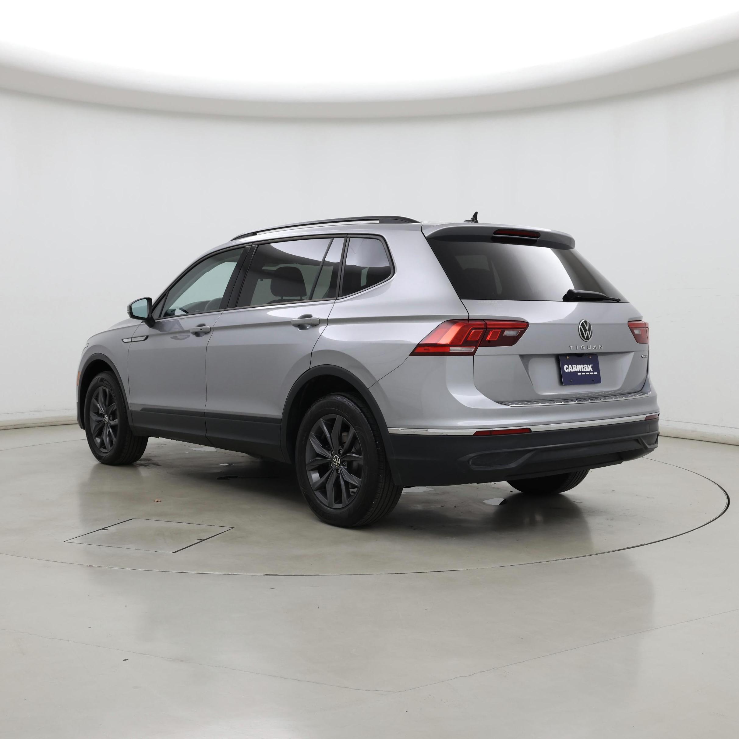 Thumbnail: 2022 Volkswagen Tiguan - 2