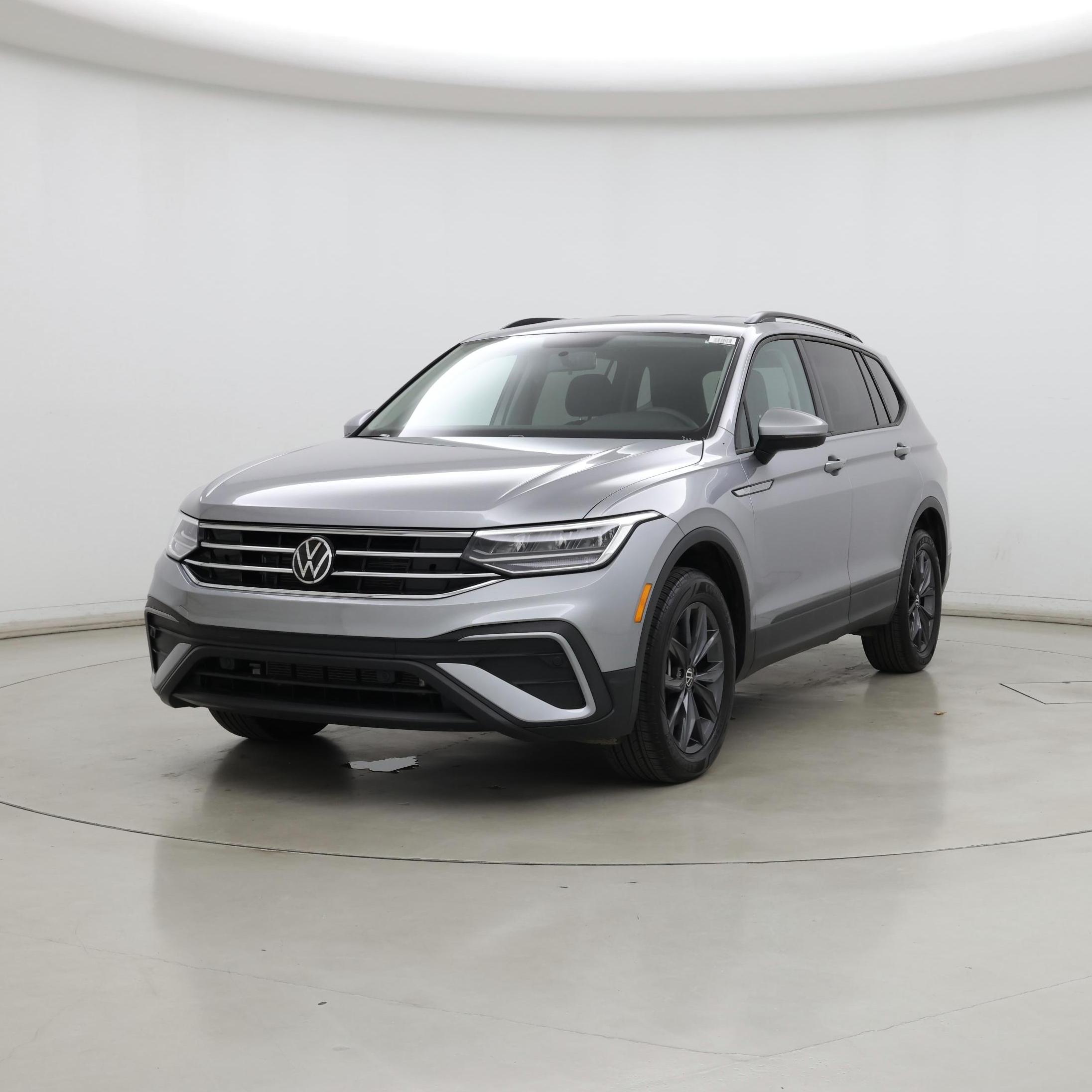 Thumbnail: 2022 Volkswagen Tiguan - 4