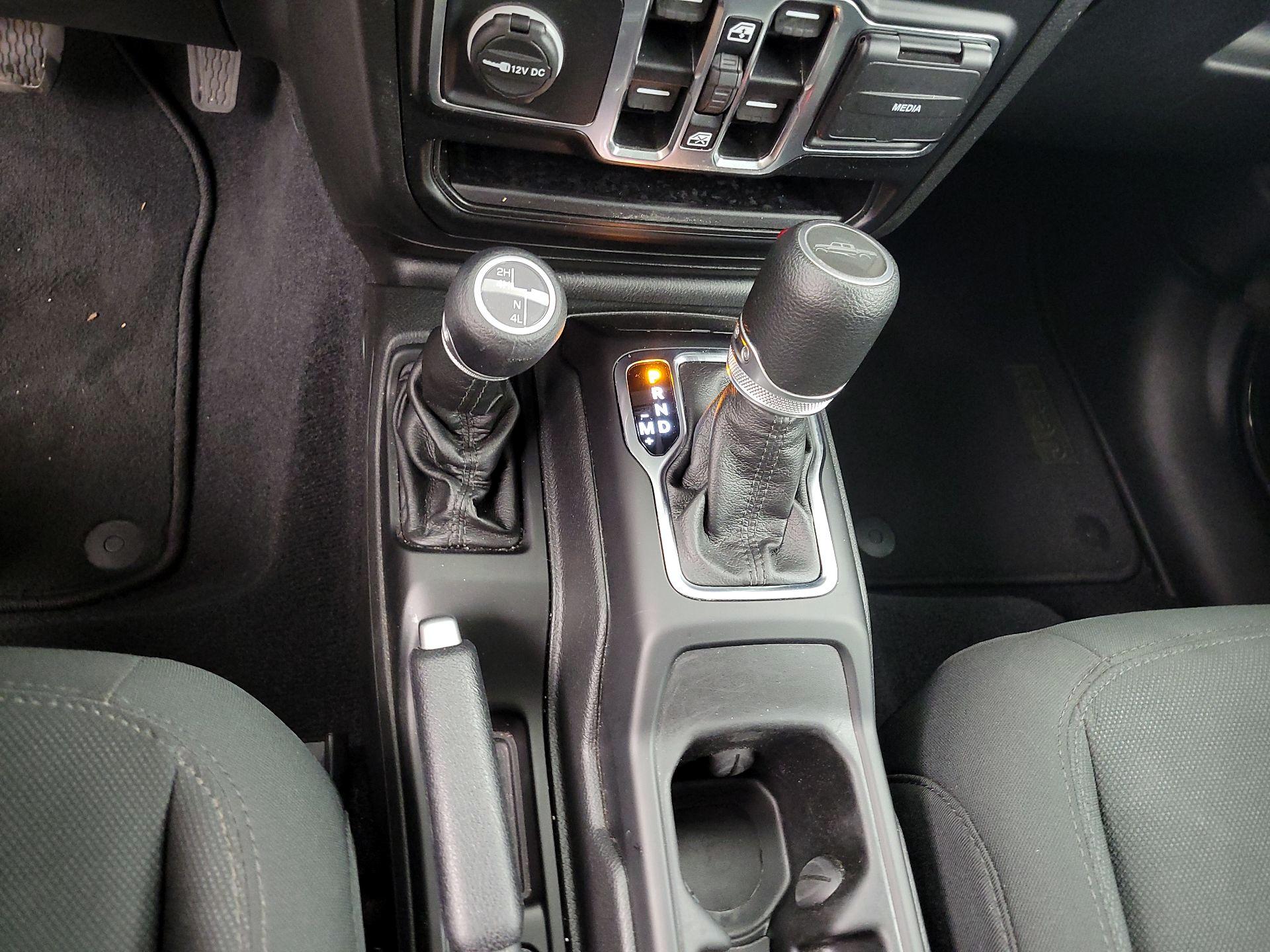 Thumbnail: 2022 Jeep Gladiator - 17