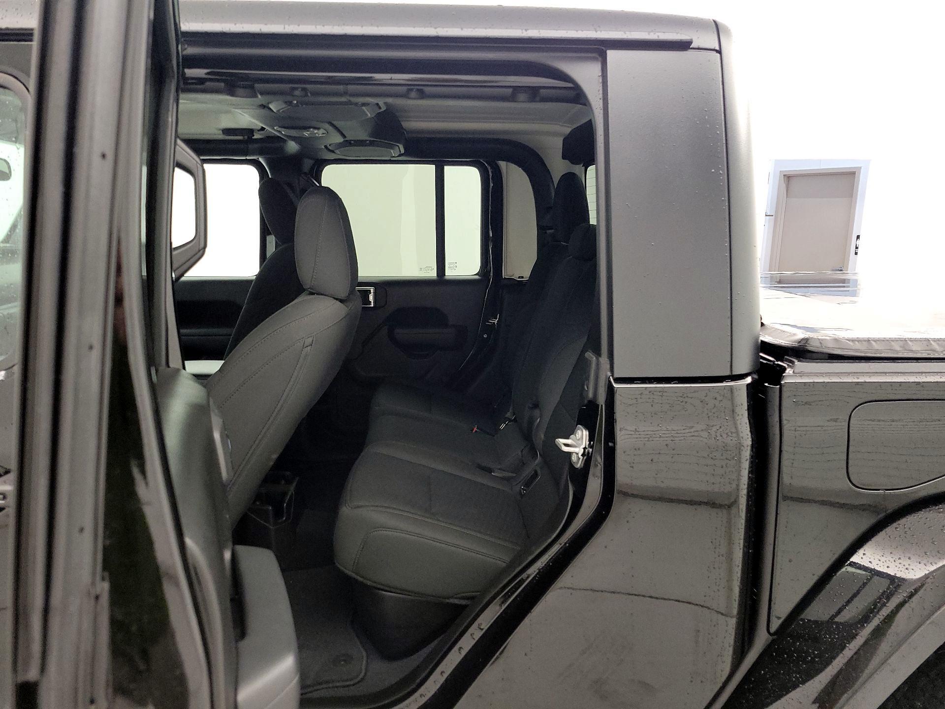 Thumbnail: 2022 Jeep Gladiator - 19