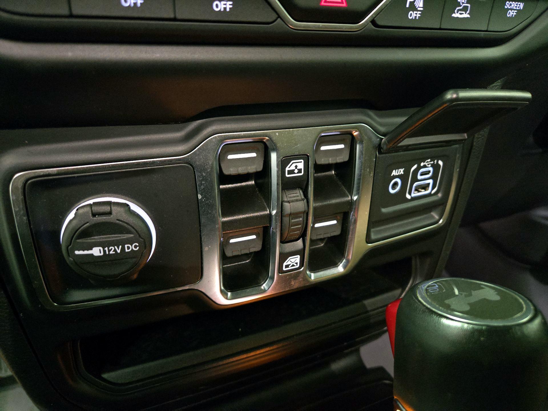 Thumbnail: 2022 Jeep Wrangler - 19