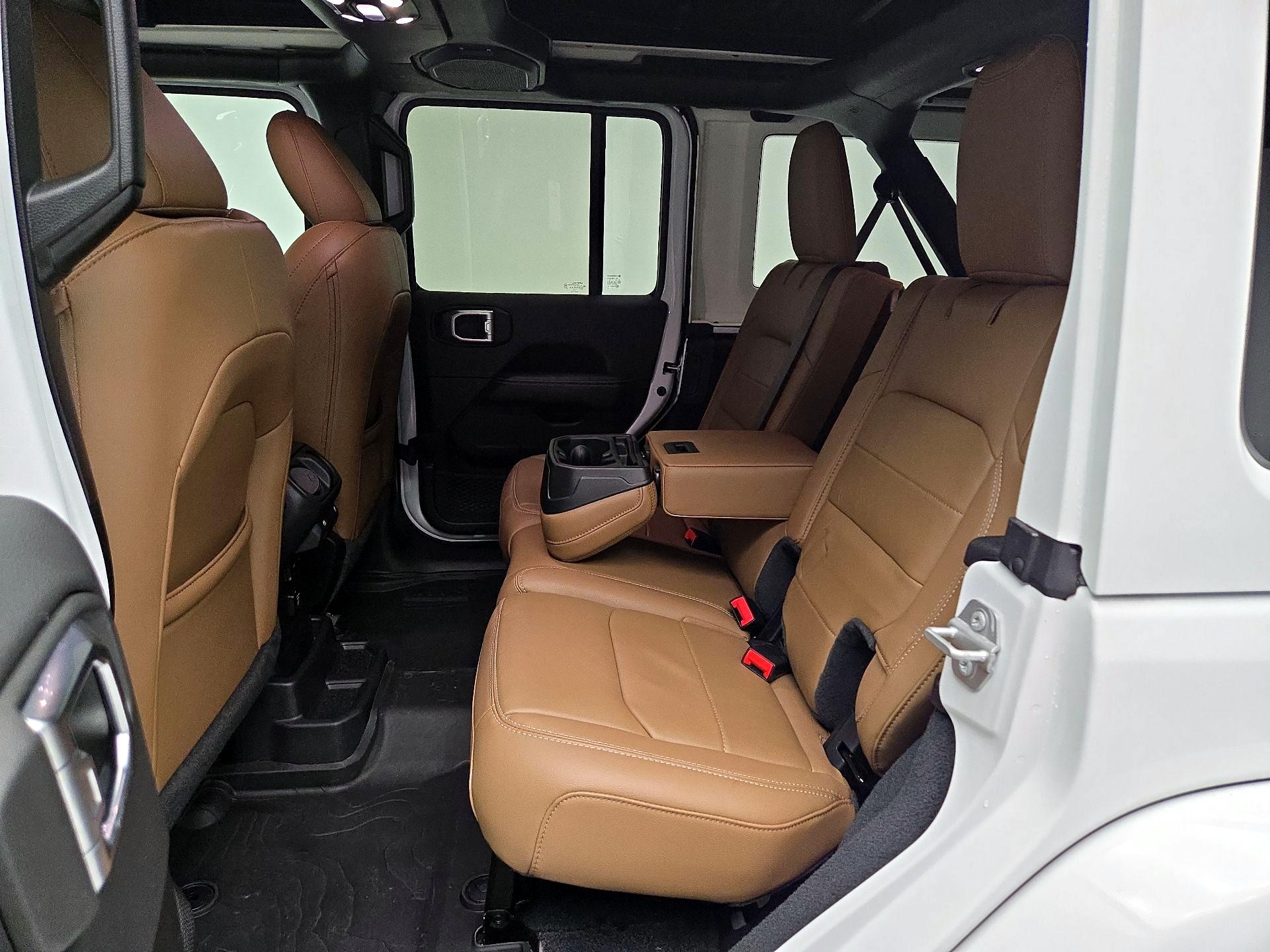 Thumbnail: 2022 Jeep Wrangler - 20