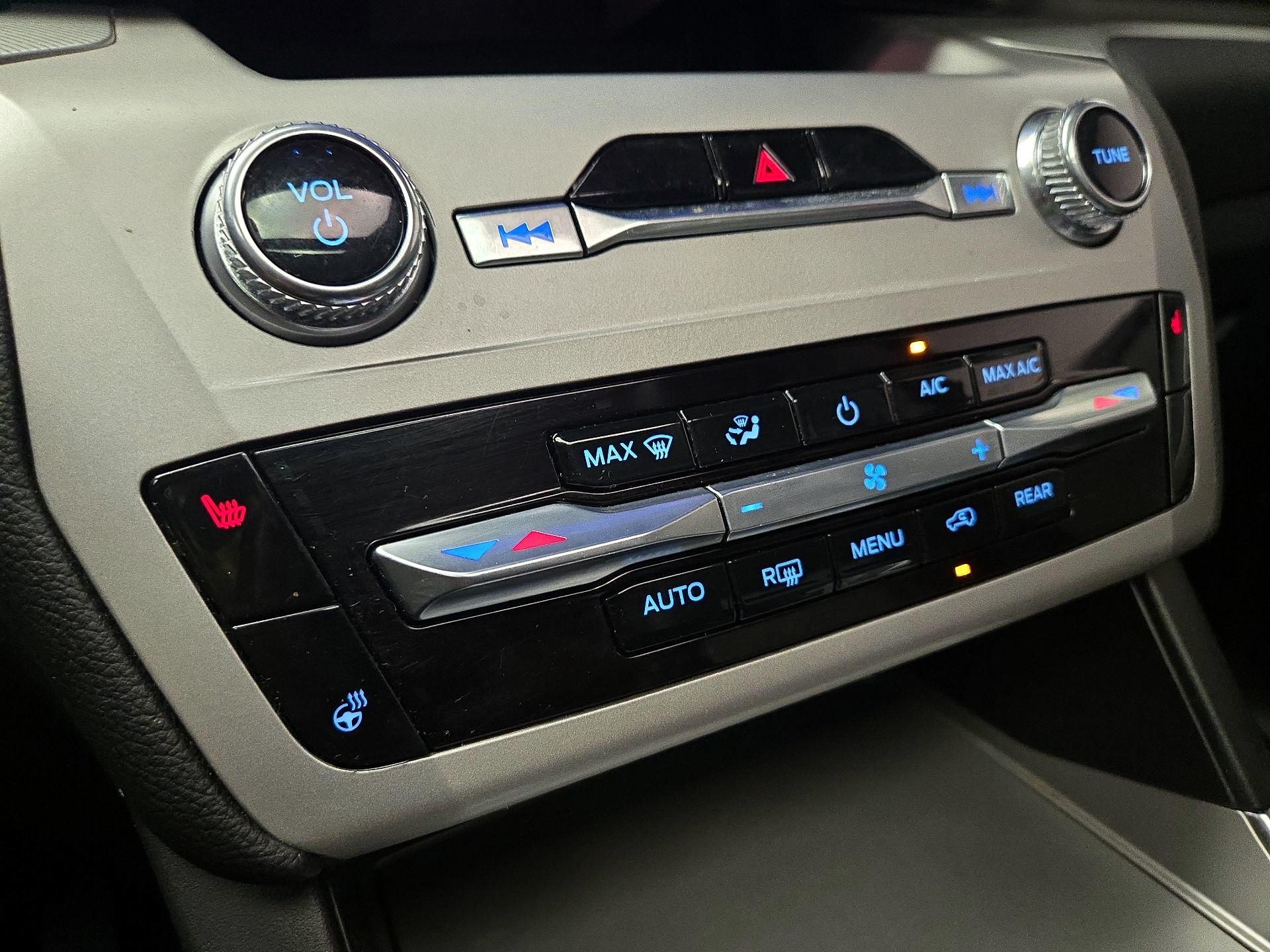 Thumbnail: 2022 Ford Explorer - 17
