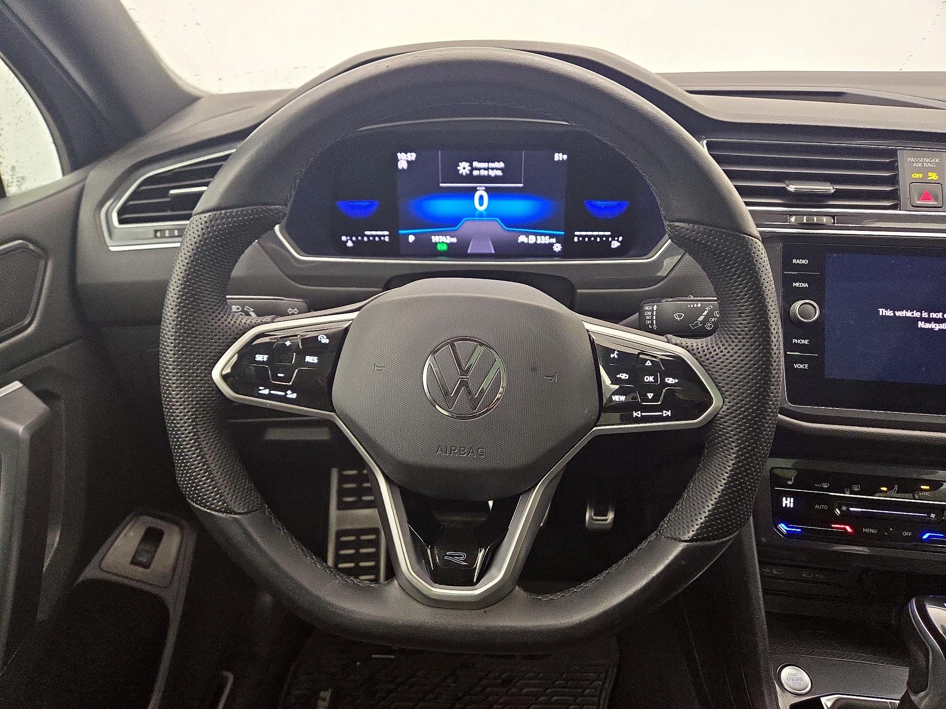 Thumbnail: 2022 Volkswagen Tiguan - 10