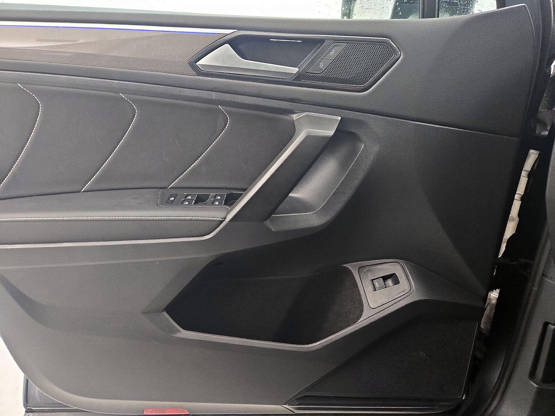 Thumbnail: 2022 Volkswagen Tiguan - 12