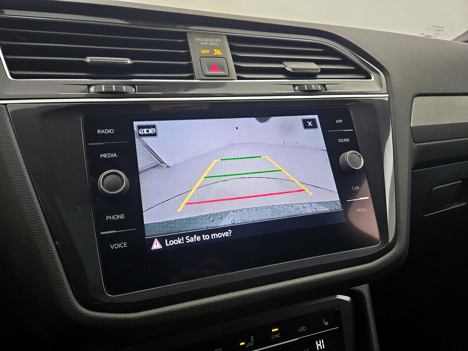 Thumbnail: 2022 Volkswagen Tiguan - 14