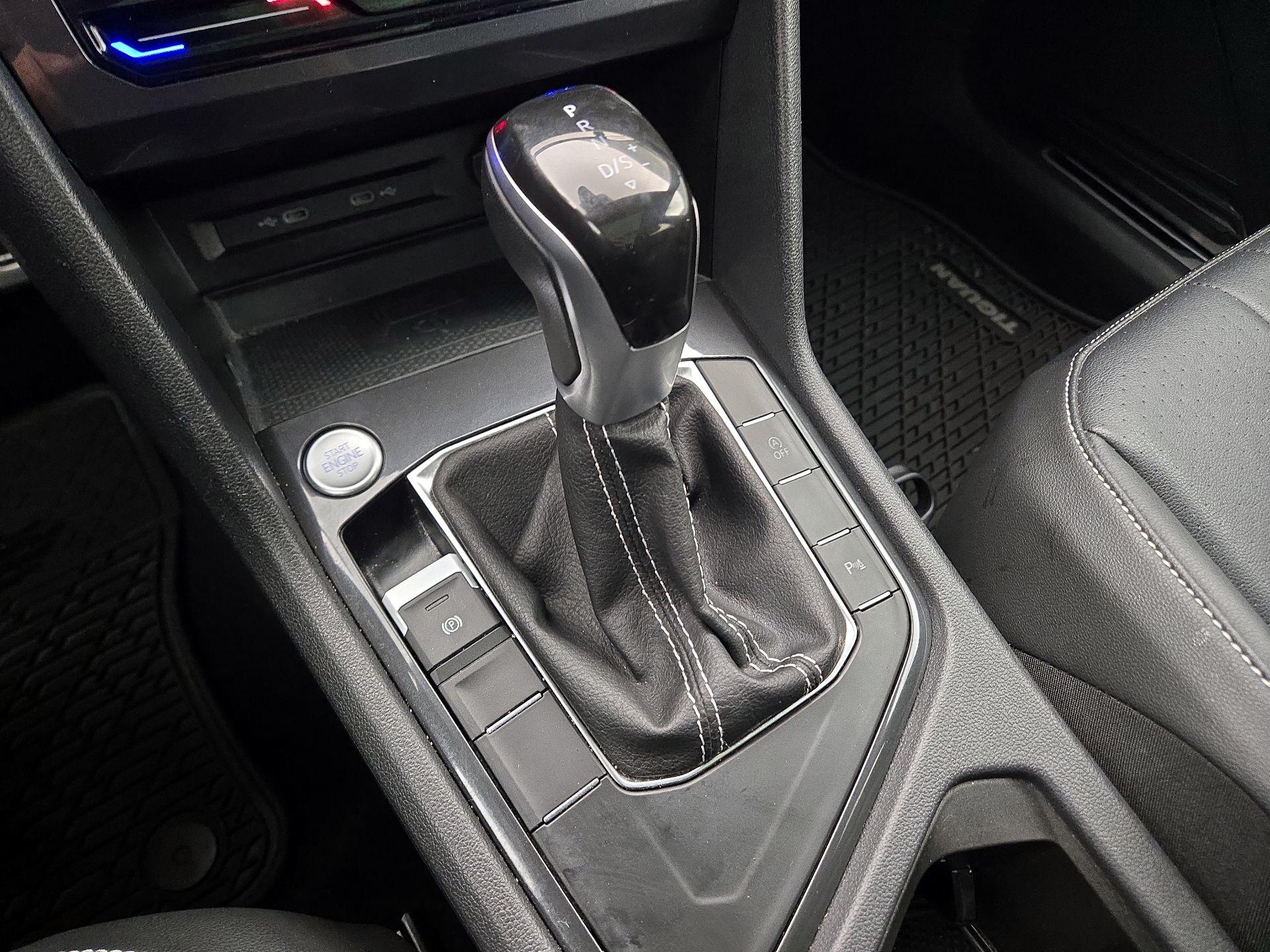 Thumbnail: 2022 Volkswagen Tiguan - 17