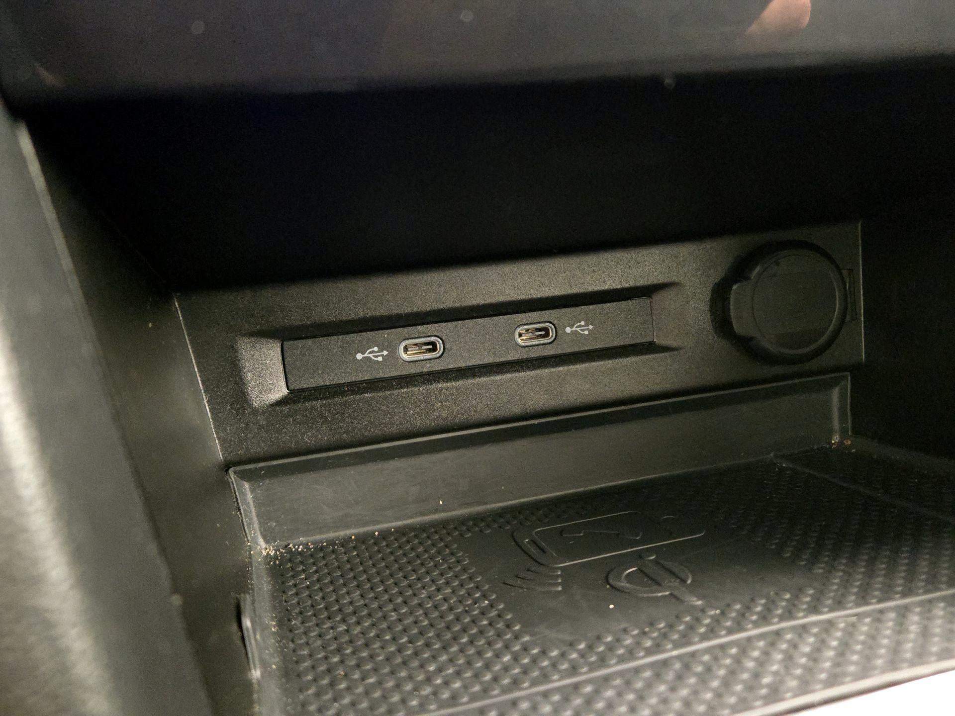 Thumbnail: 2022 Volkswagen Tiguan - 18