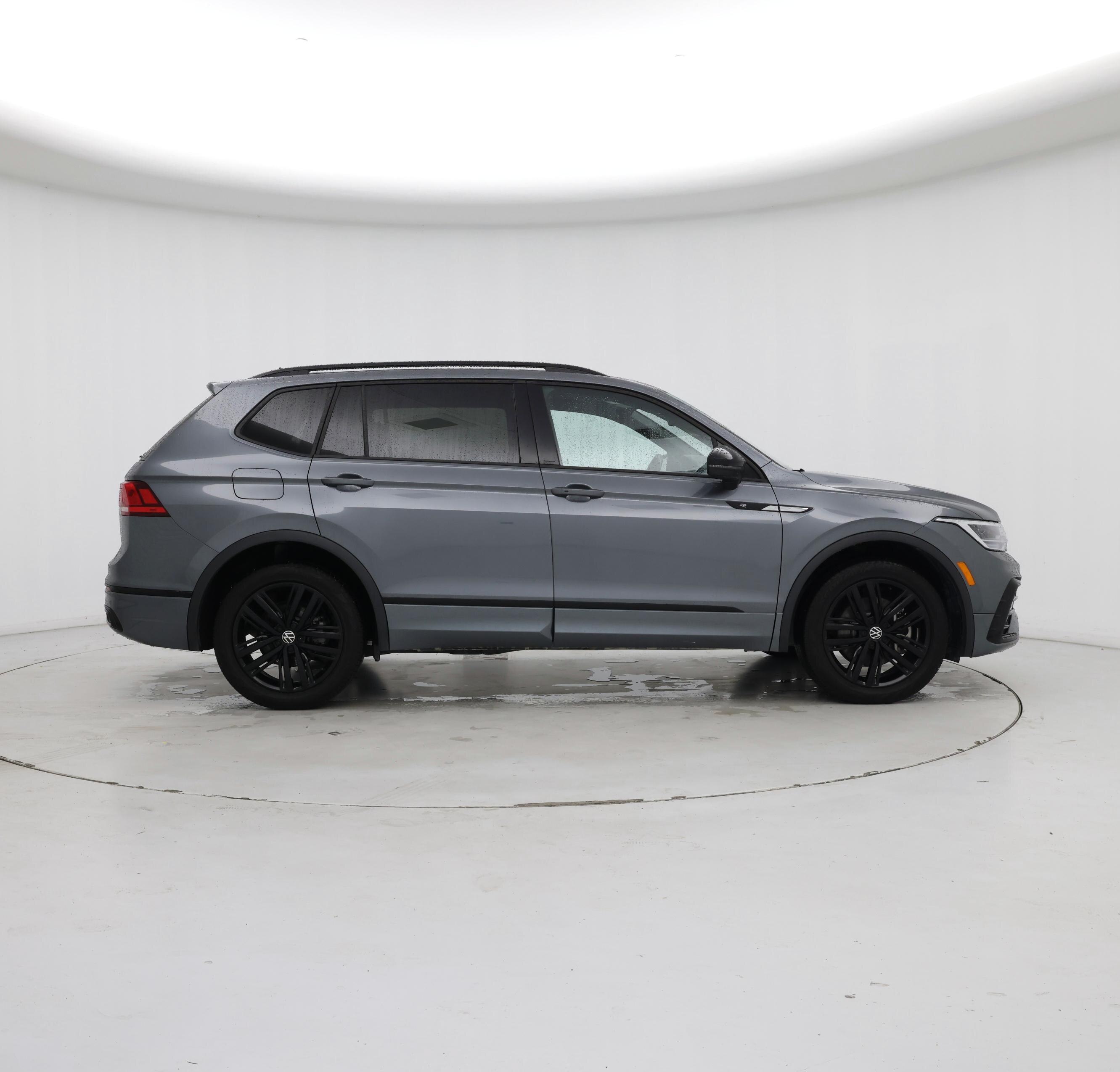 Thumbnail: 2022 Volkswagen Tiguan - 7