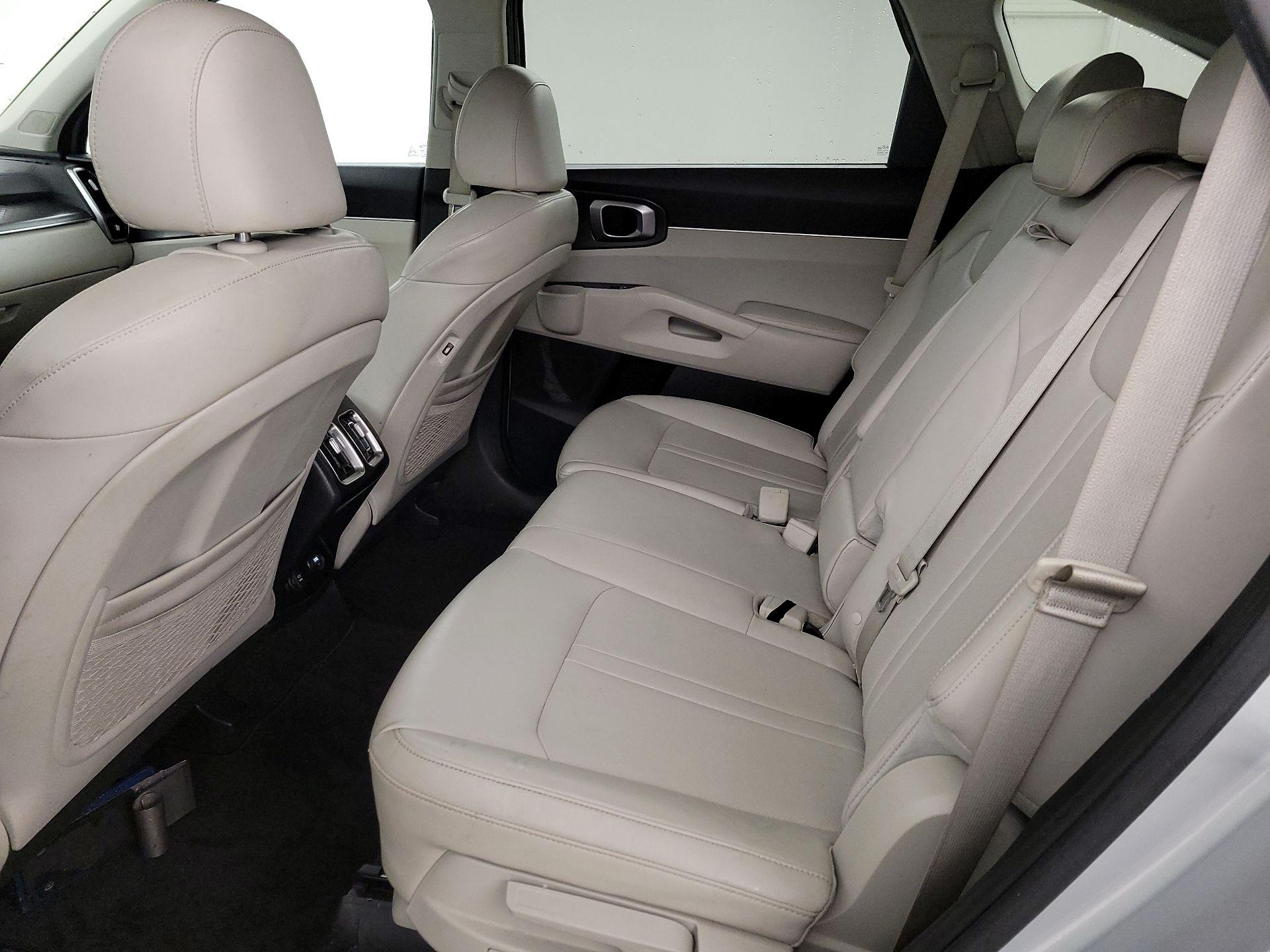 Thumbnail: 2021 Kia Sorento - 18