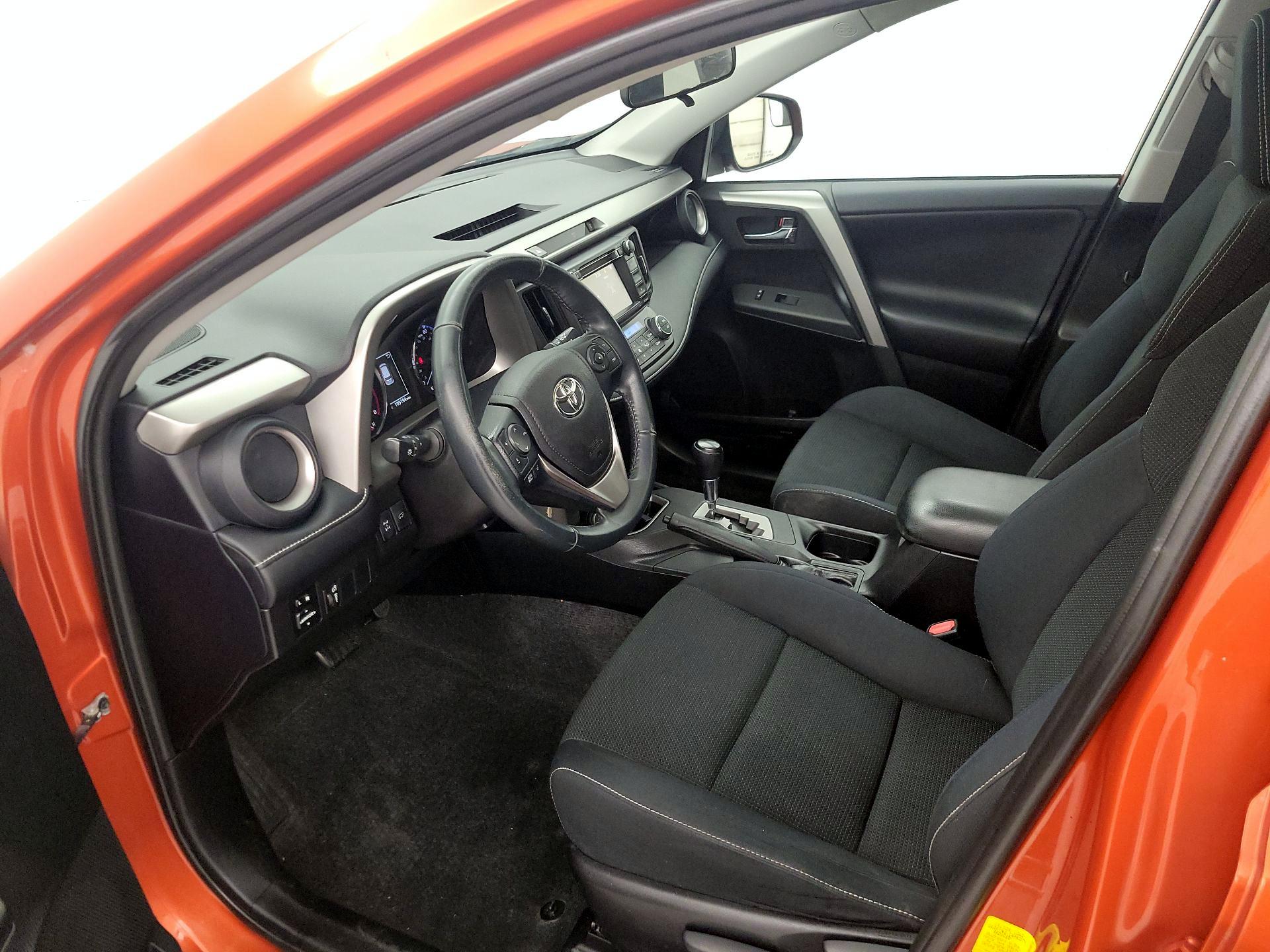 Thumbnail: 2016 Toyota RAV4 - 11