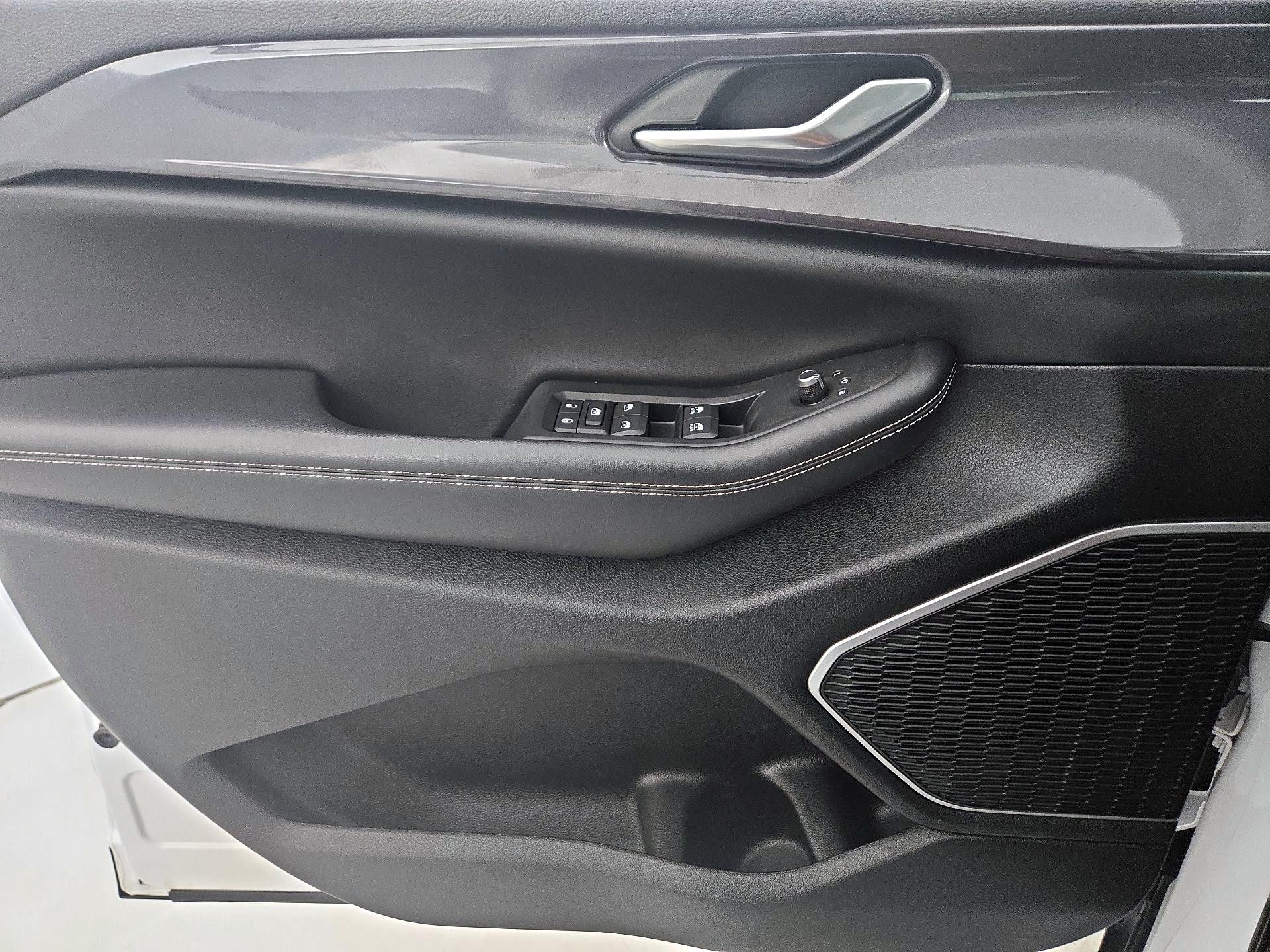 Thumbnail: 2022 Jeep Grand Cherokee - 12