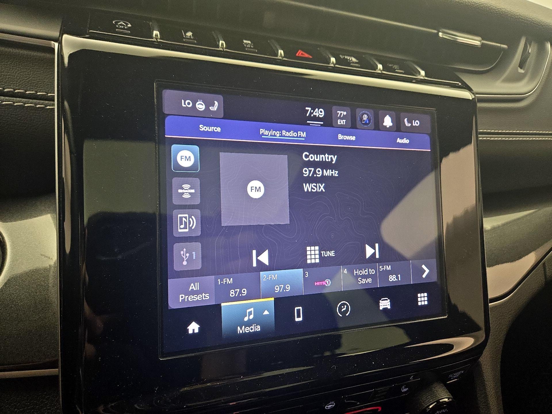 Thumbnail: 2022 Jeep Grand Cherokee - 15