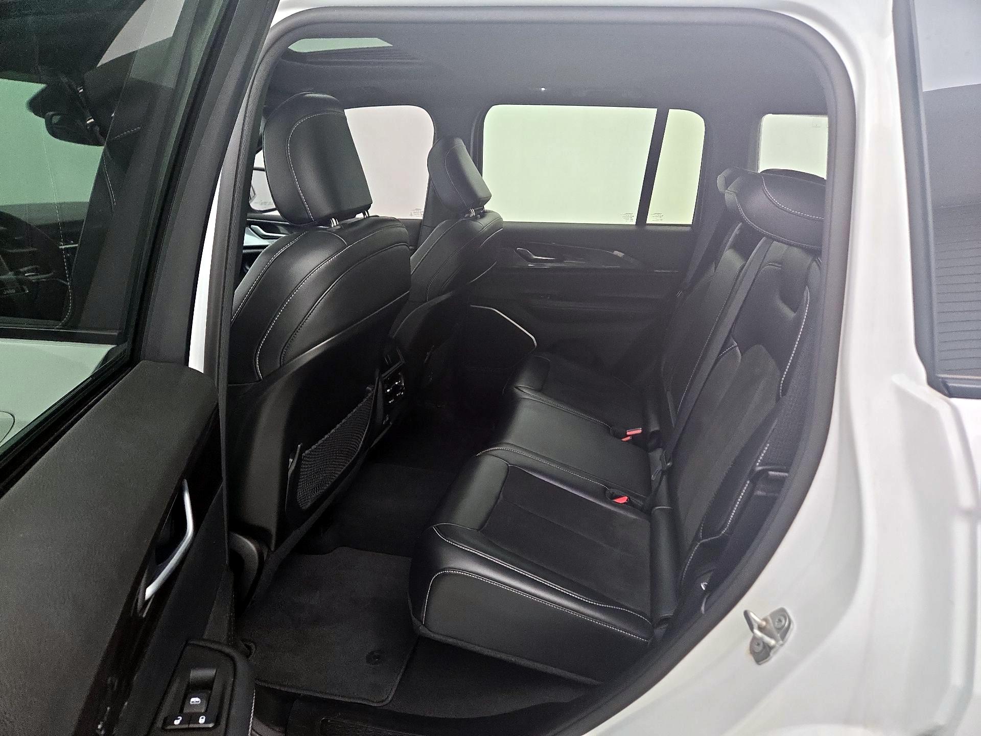 Thumbnail: 2022 Jeep Grand Cherokee - 20