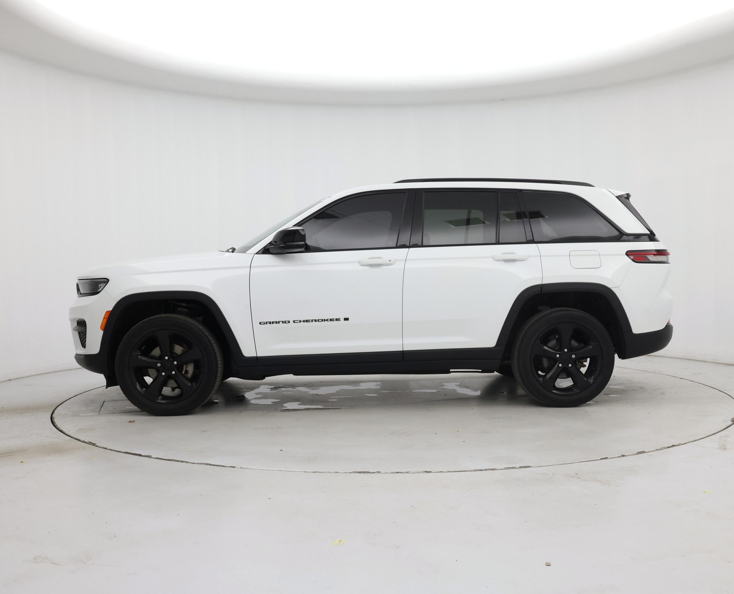 Thumbnail: 2022 Jeep Grand Cherokee - 3