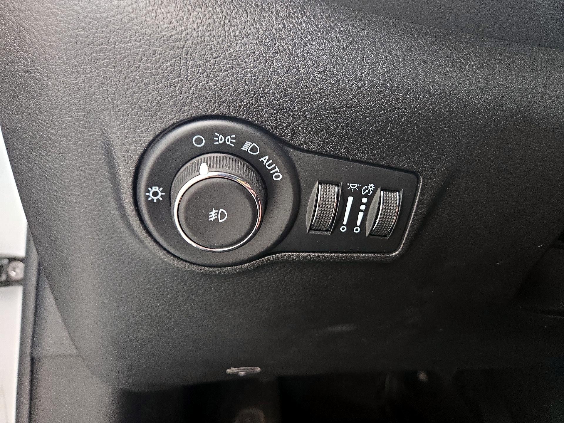 Thumbnail: 2022 Jeep Compass - 13