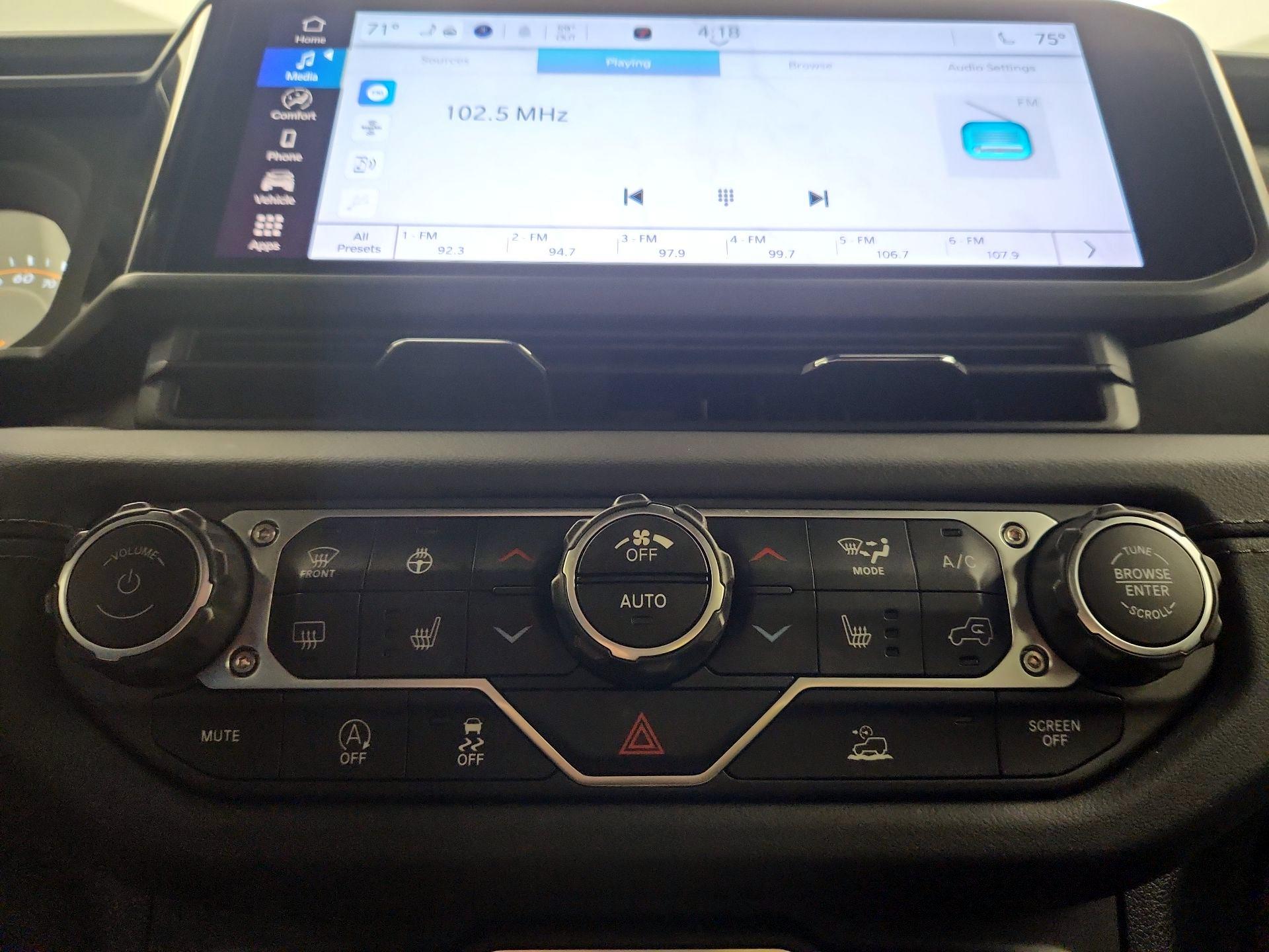 Thumbnail: 2024 Jeep Wrangler - 16