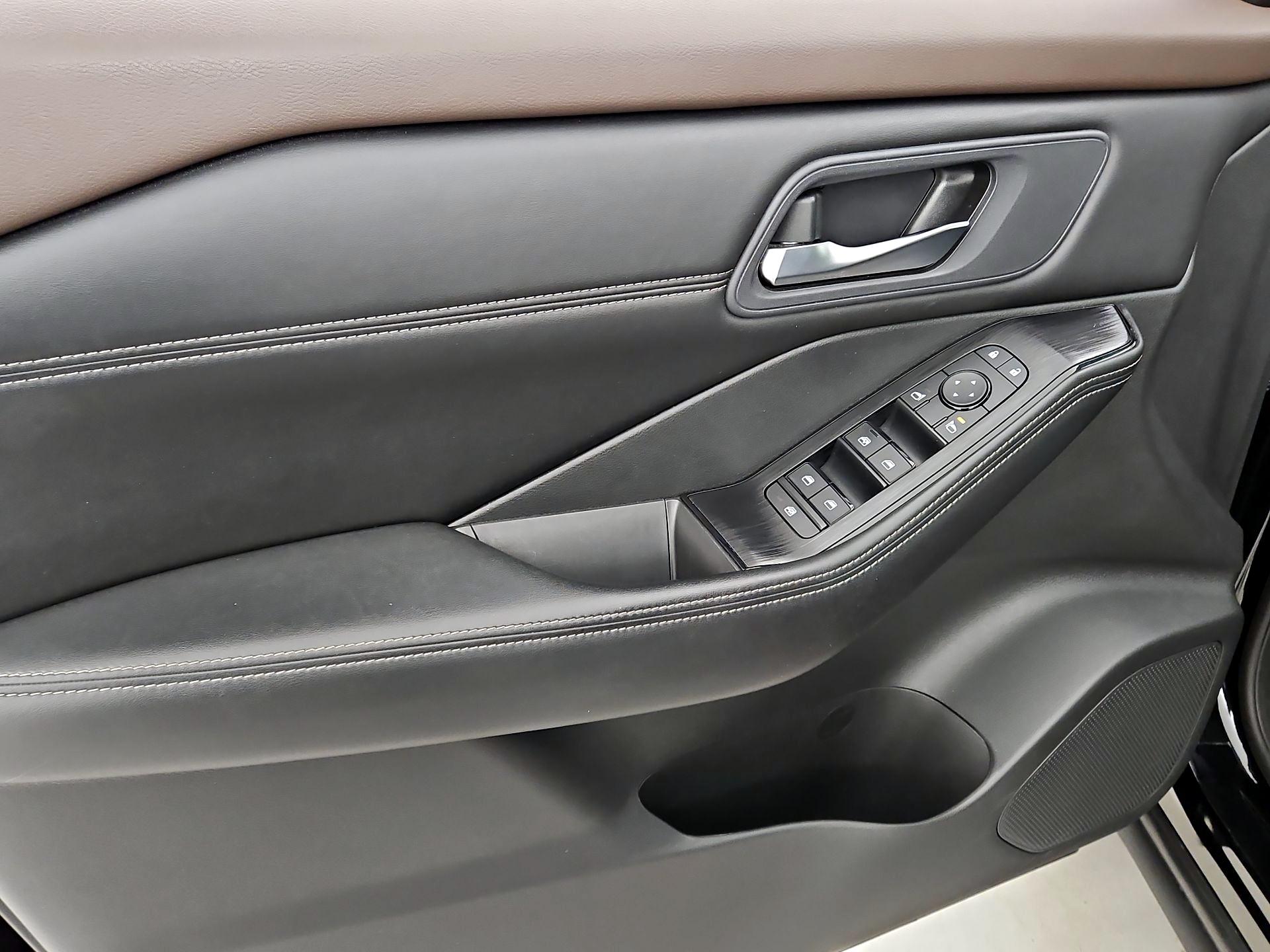 Thumbnail: 2023 Nissan Rogue - 12