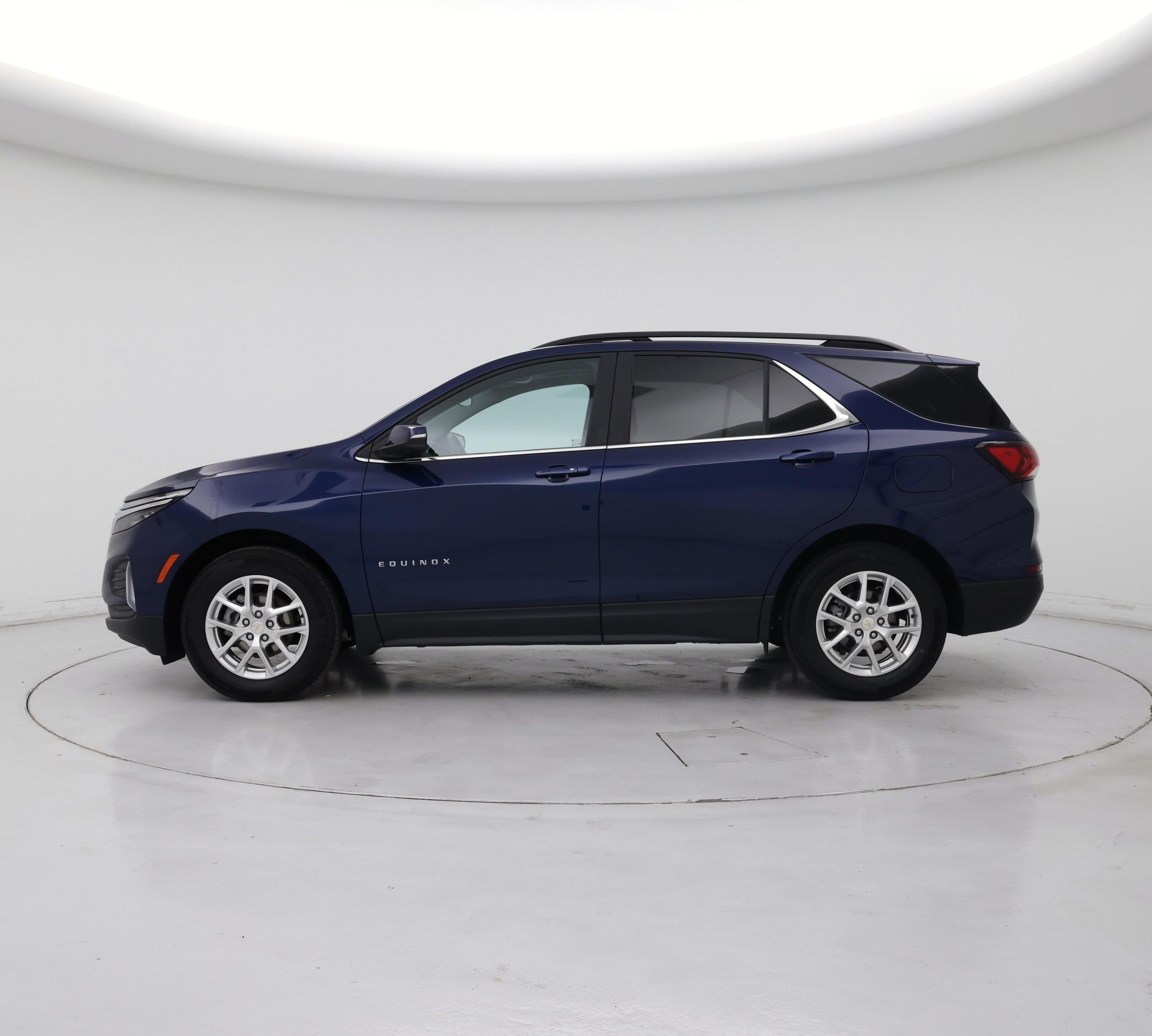Thumbnail: 2022 Chevrolet Equinox - 3
