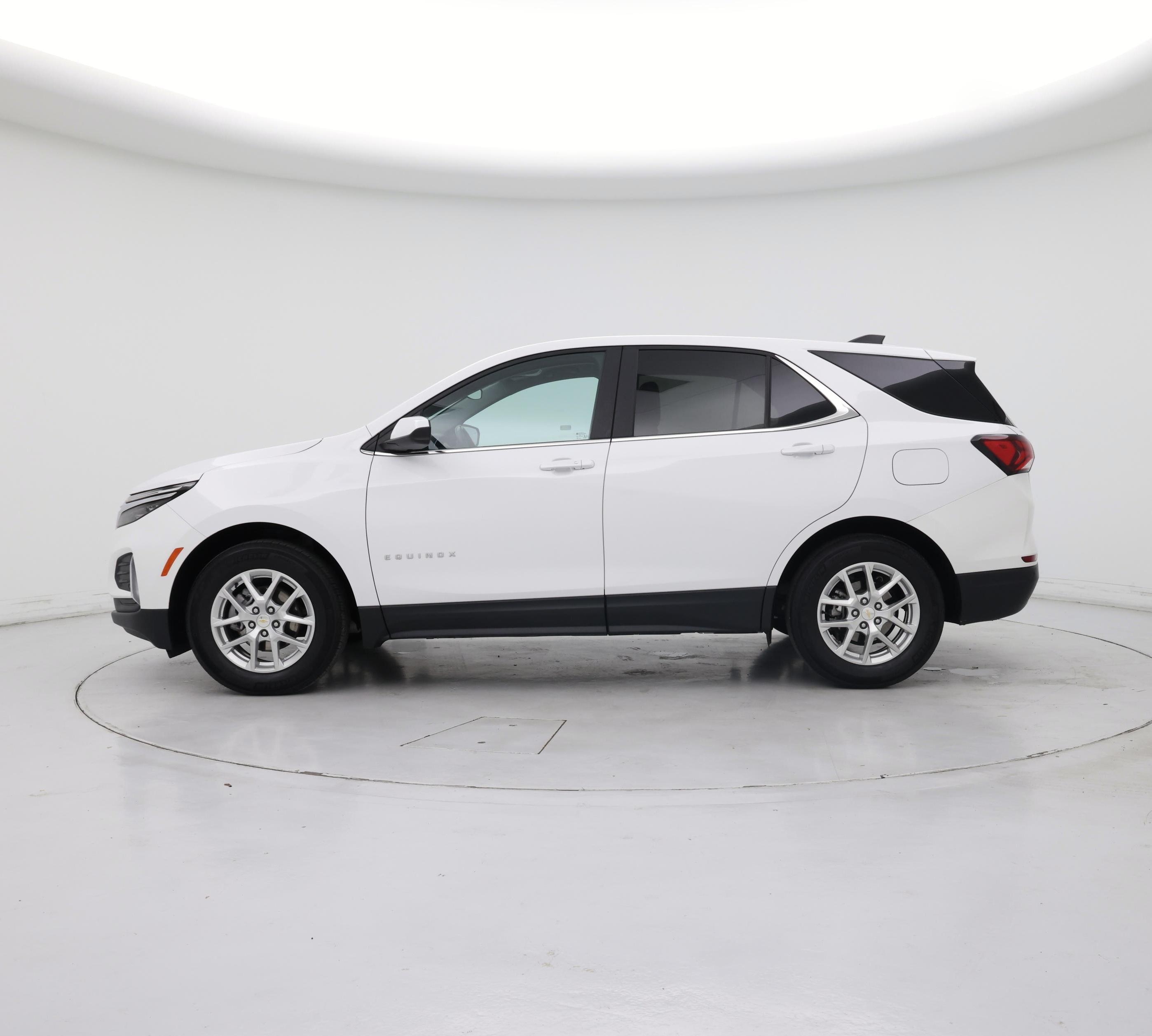 Thumbnail: 2022 Chevrolet Equinox - 3