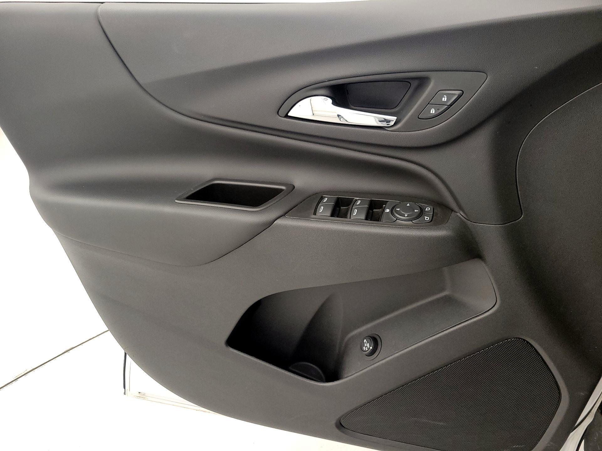 Thumbnail: 2022 Chevrolet Equinox - 12