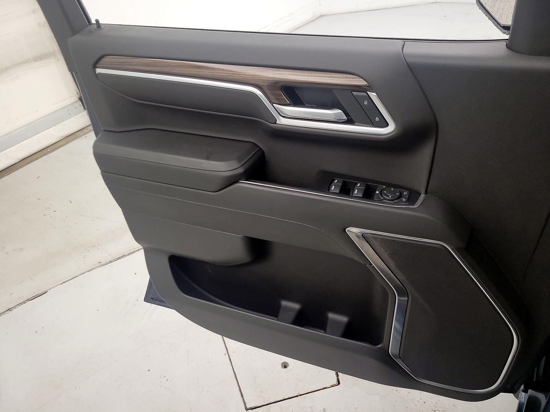 Thumbnail: 2022 Chevrolet Silverado 1500 - 12