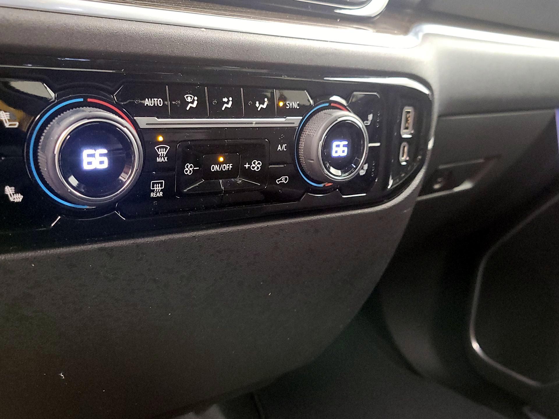 Thumbnail: 2022 Chevrolet Silverado 1500 - 16