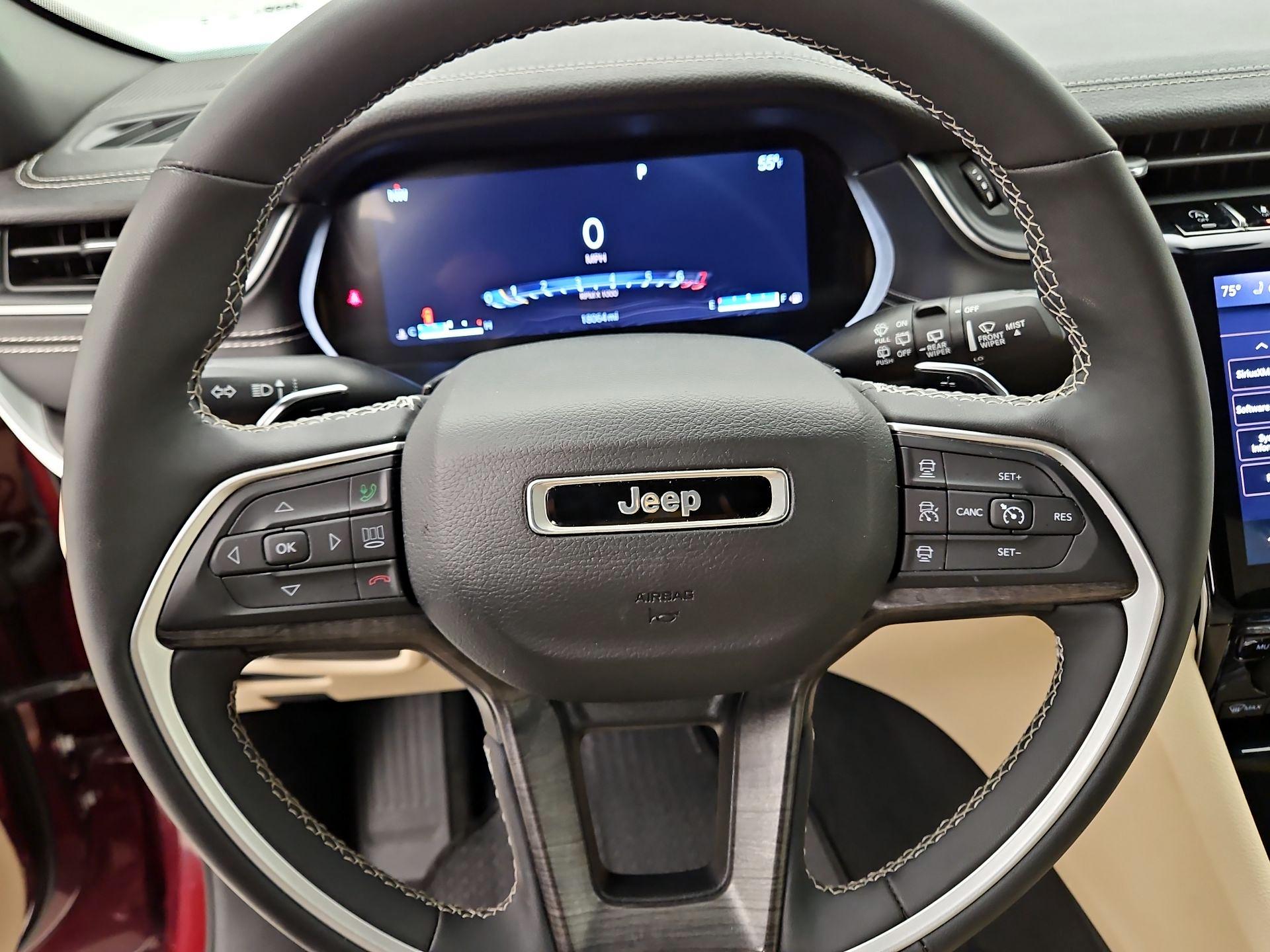 Thumbnail: 2023 Jeep Grand Cherokee - 10