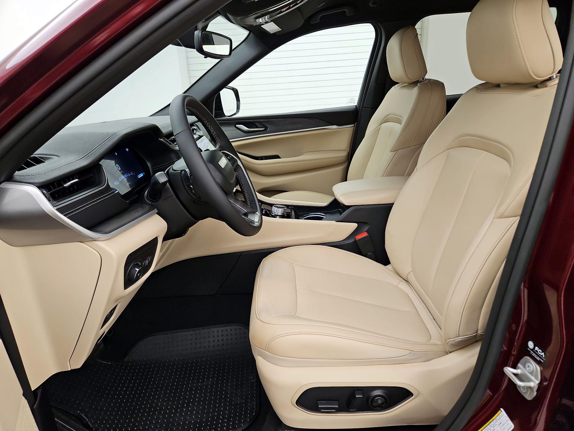 Thumbnail: 2023 Jeep Grand Cherokee - 11