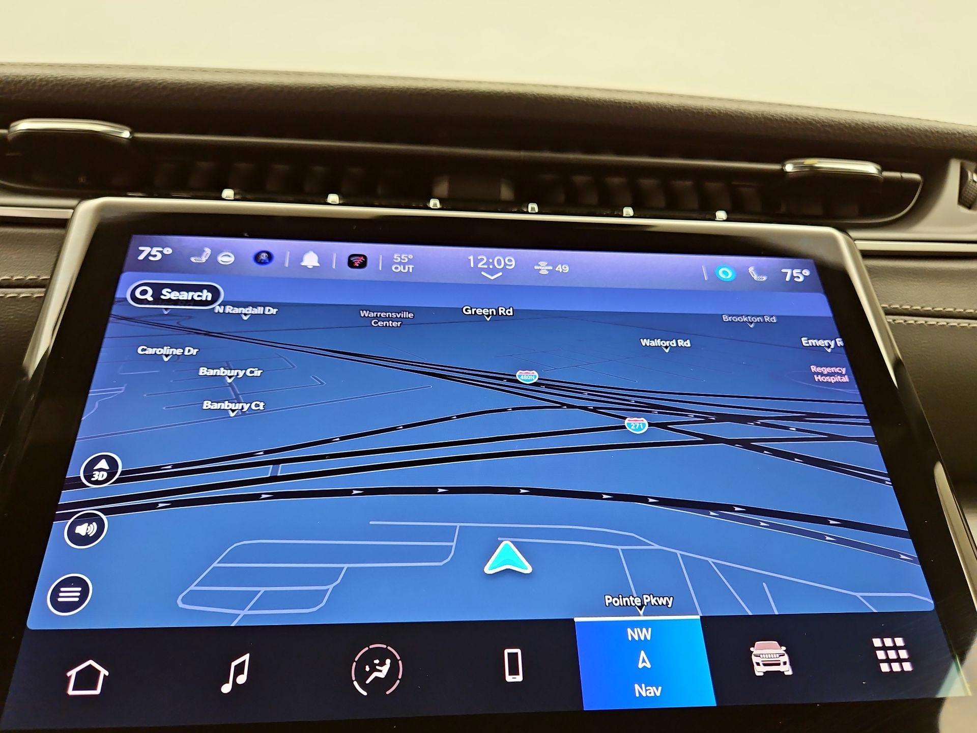 Thumbnail: 2023 Jeep Grand Cherokee - 14