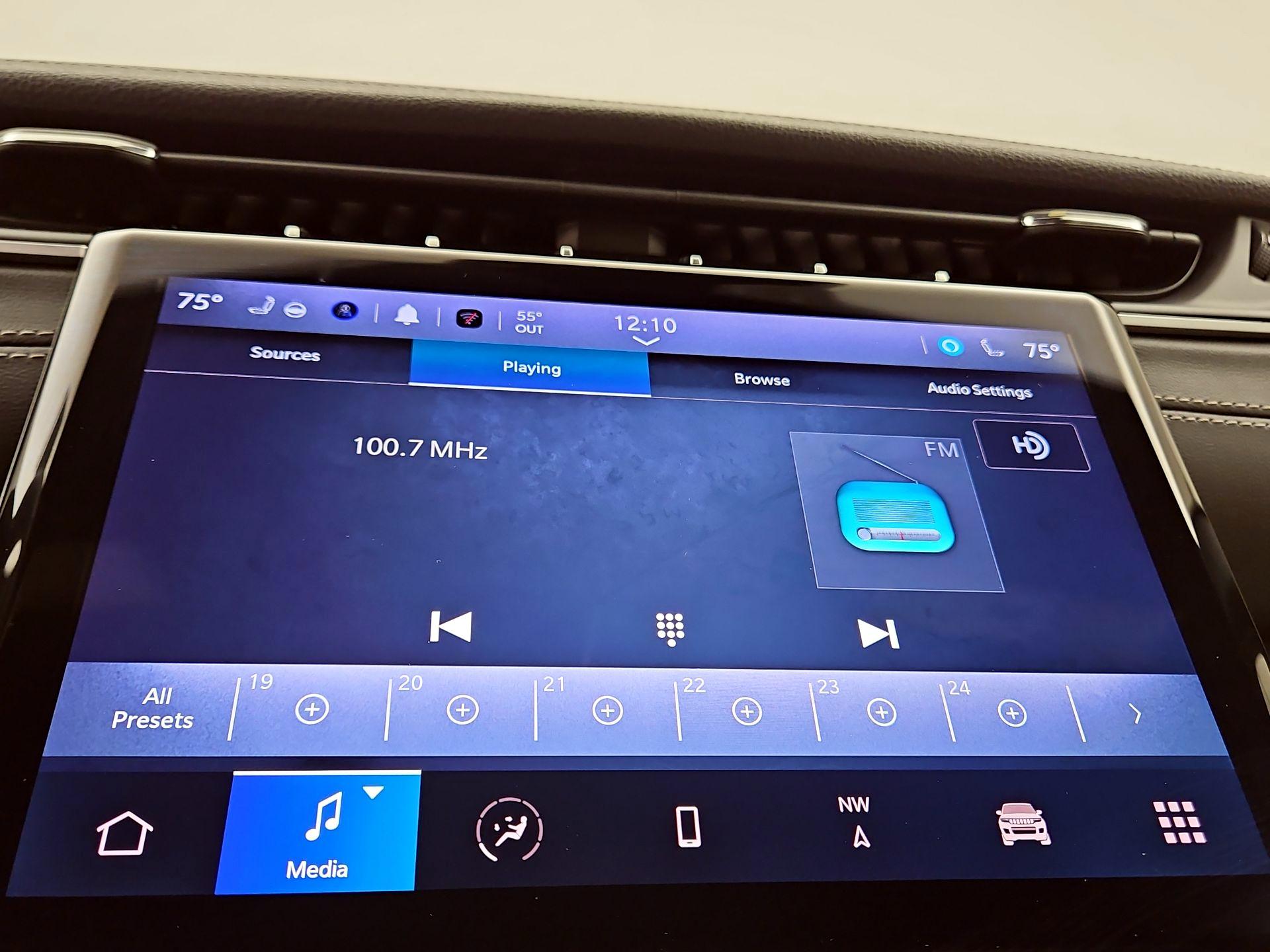 Thumbnail: 2023 Jeep Grand Cherokee - 16