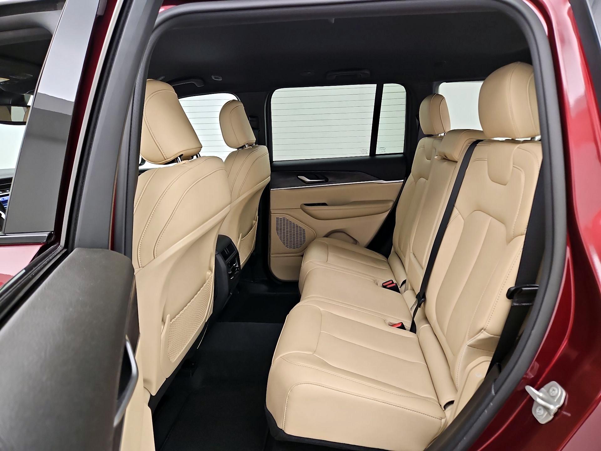 Thumbnail: 2023 Jeep Grand Cherokee - 20