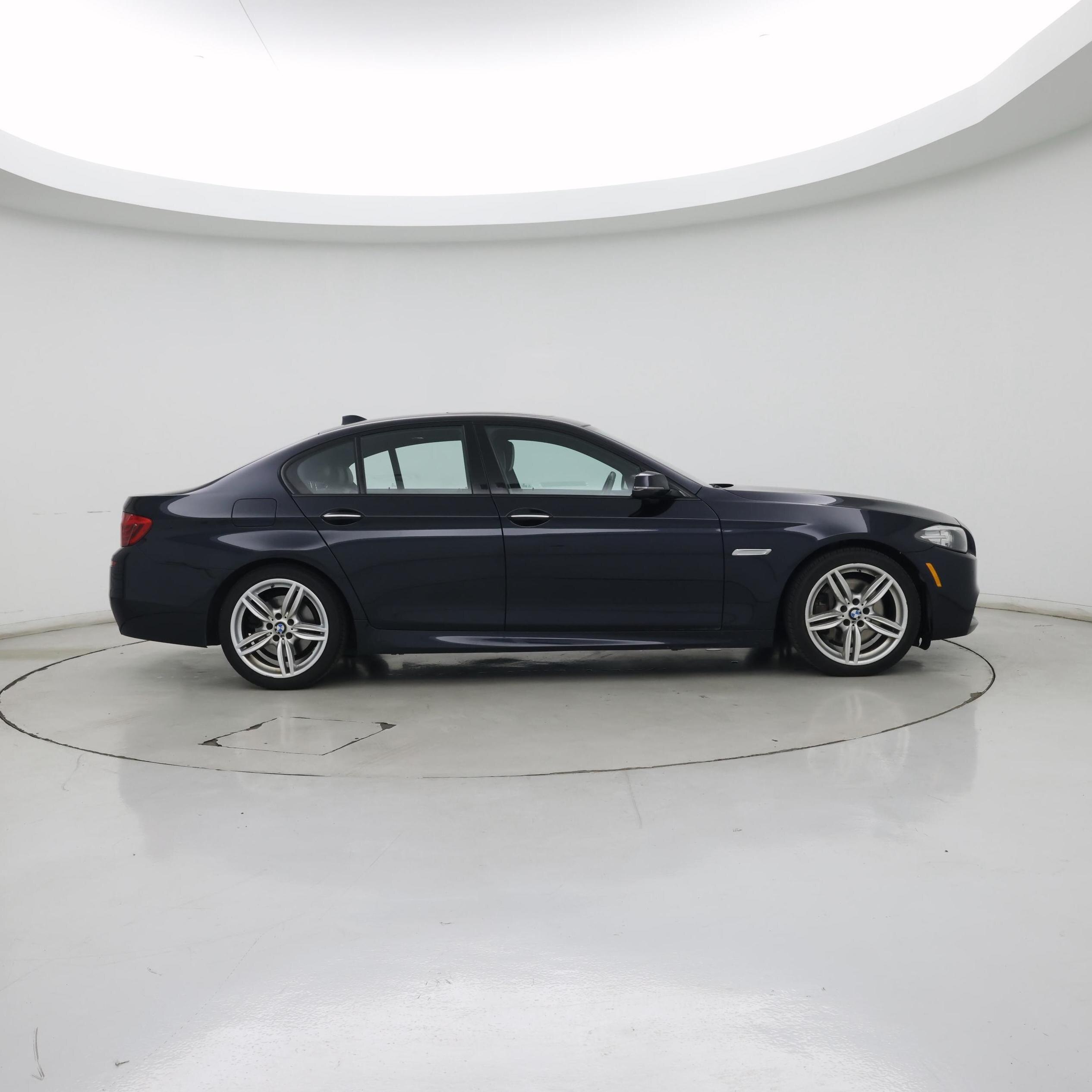 Thumbnail: 2014 BMW 5 Series - 7