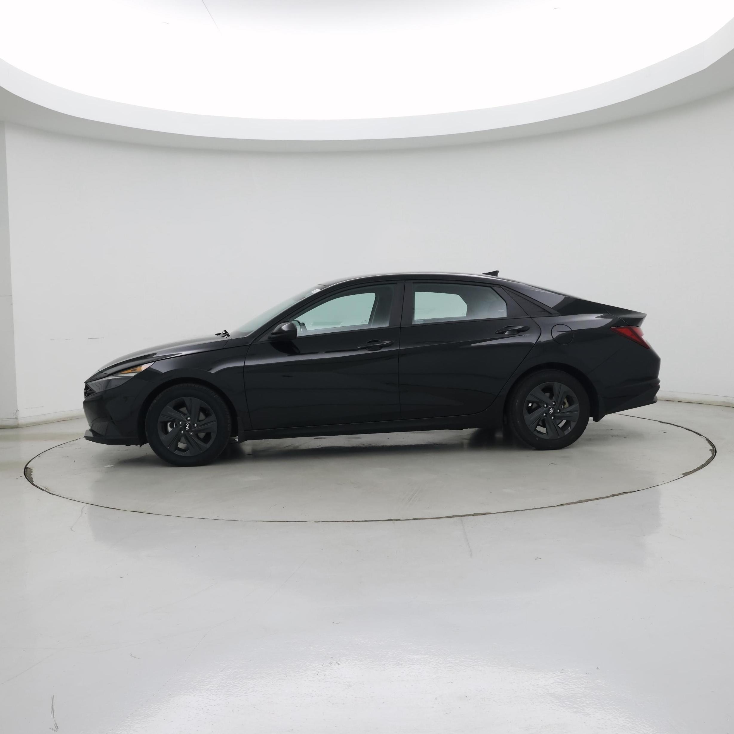 Thumbnail: 2023 Hyundai Elantra - 3