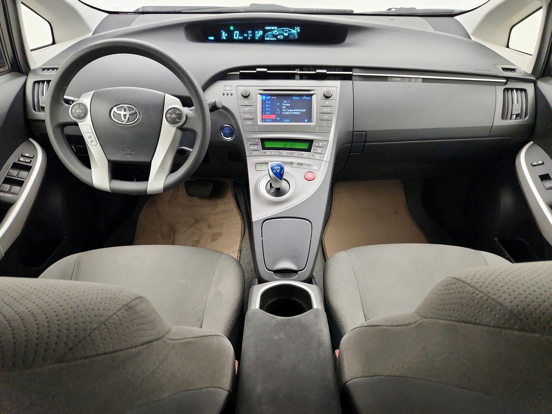 Thumbnail: 2015 Toyota Prius - 9
