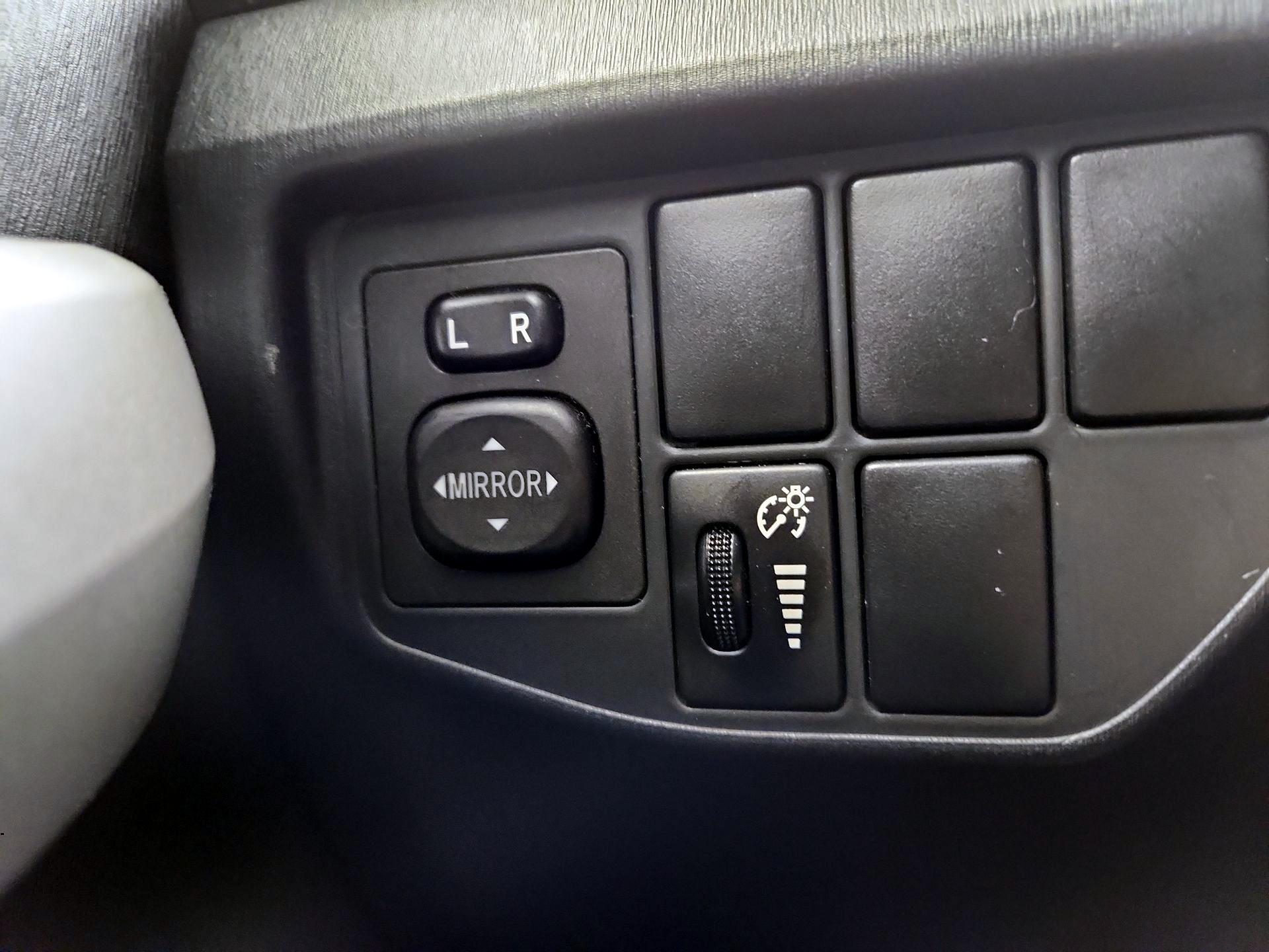 Thumbnail: 2015 Toyota Prius - 13