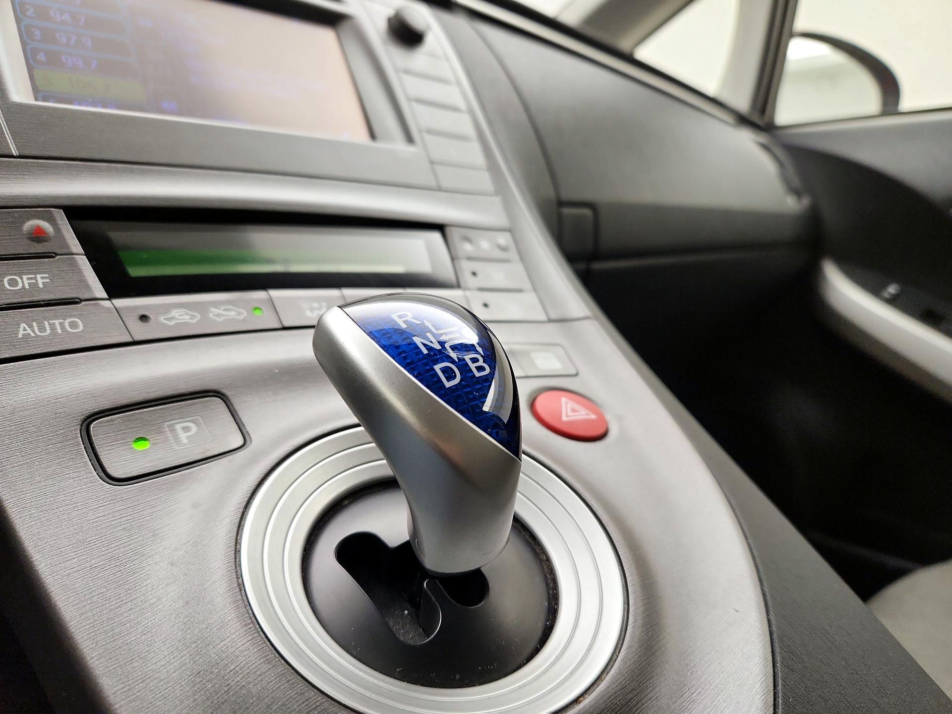 Thumbnail: 2015 Toyota Prius - 17