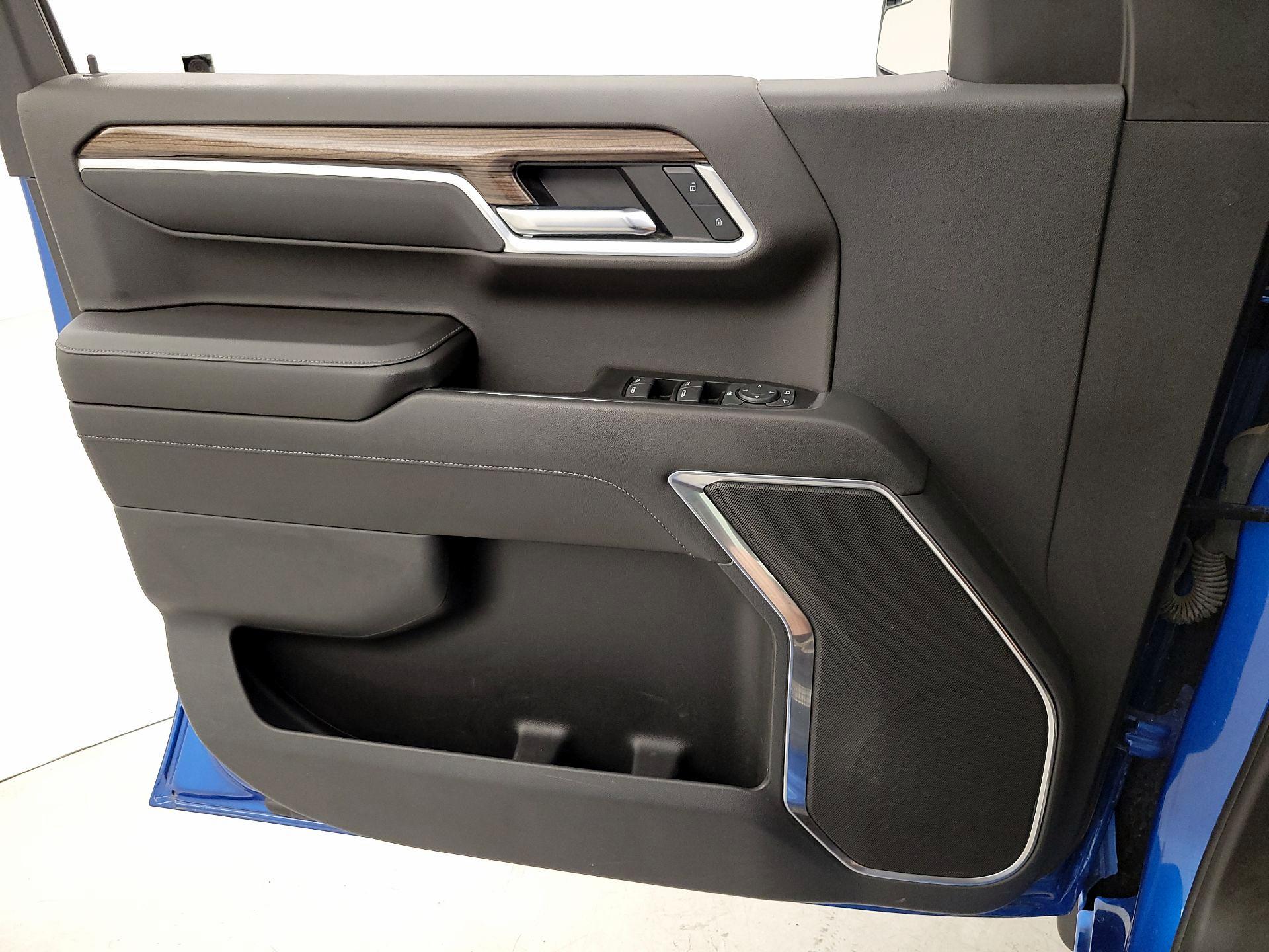 Thumbnail: 2022 Chevrolet Silverado 1500 - 12