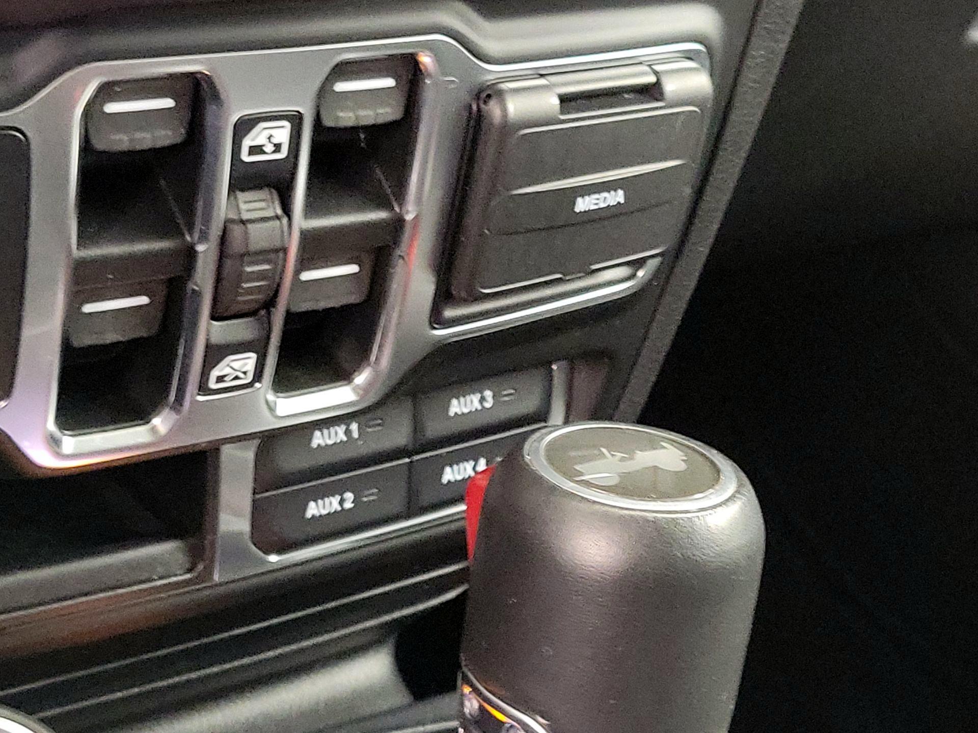 Thumbnail: 2021 Jeep Wrangler - 19