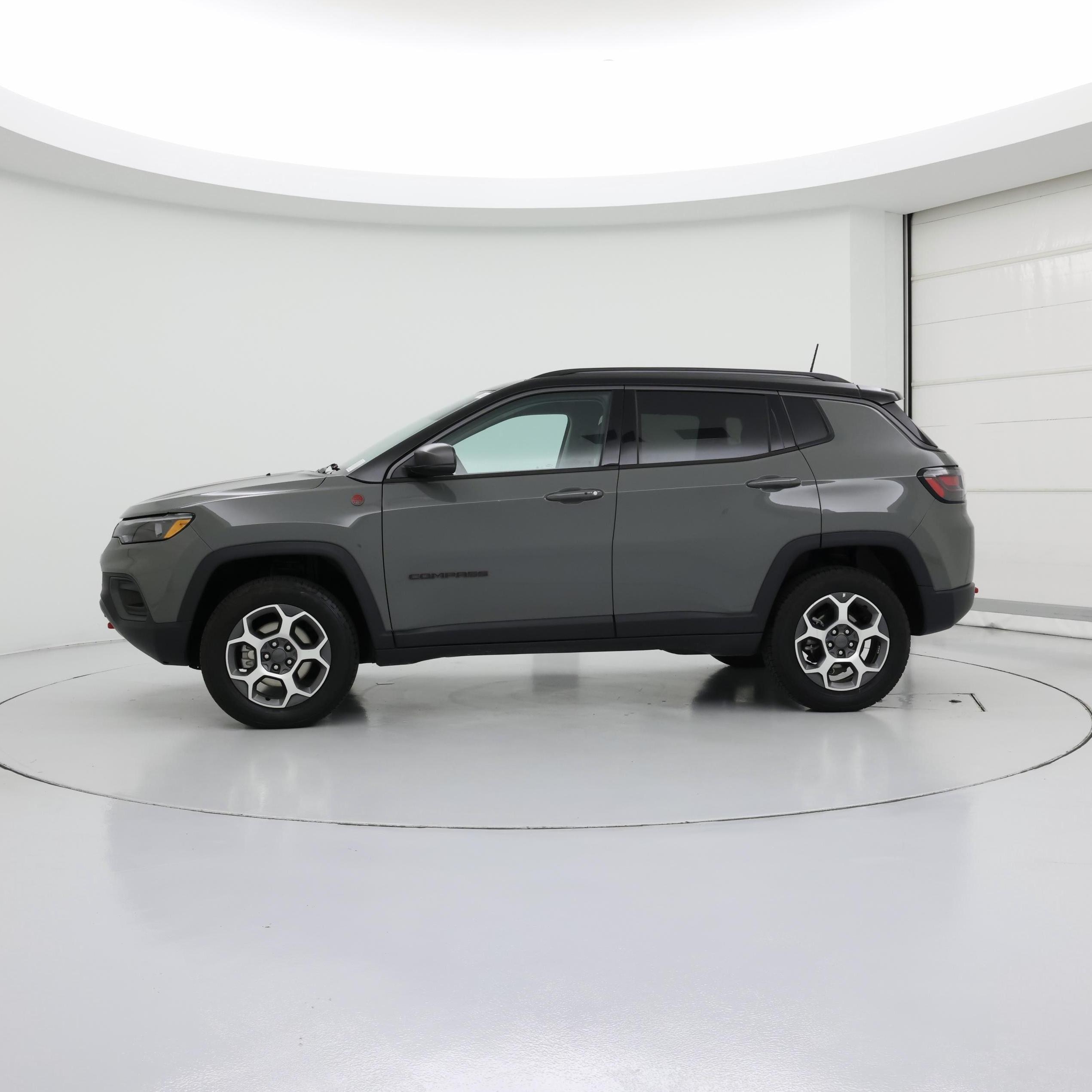 Thumbnail: 2022 Jeep Compass - 3