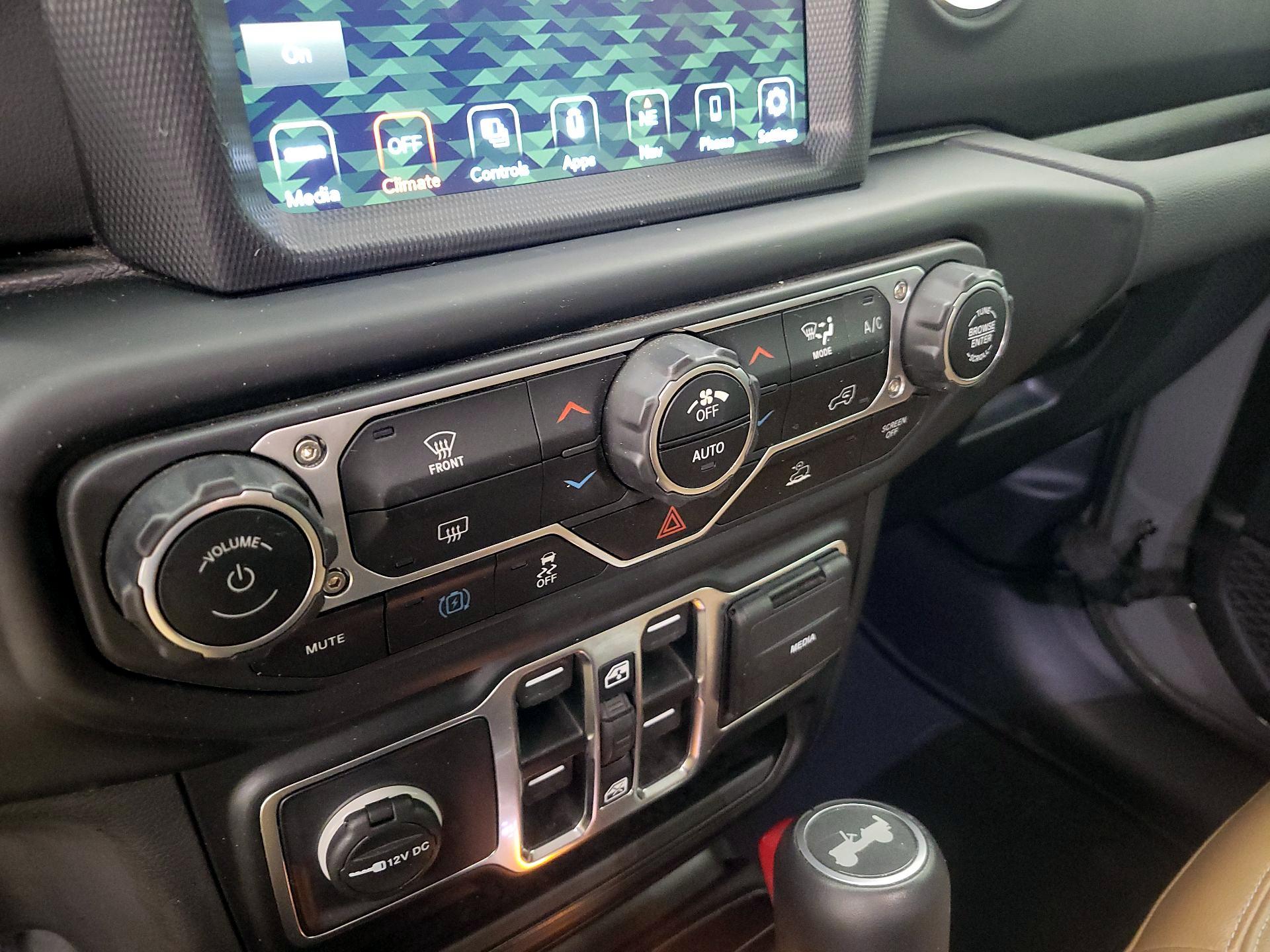 Thumbnail: 2022 Jeep Wrangler - 17