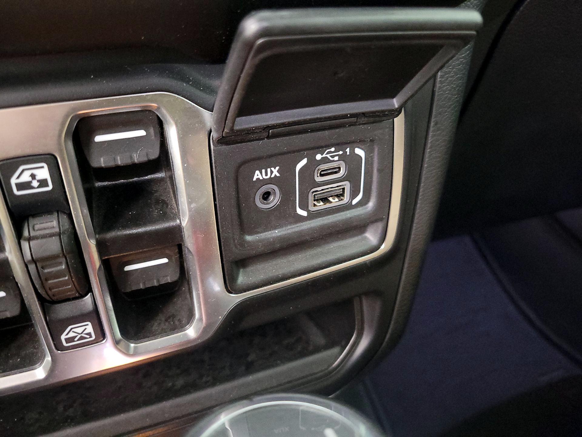 Thumbnail: 2022 Jeep Wrangler - 19