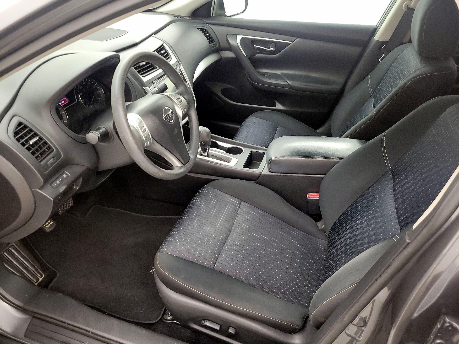 Thumbnail: 2016 Nissan Altima - 11