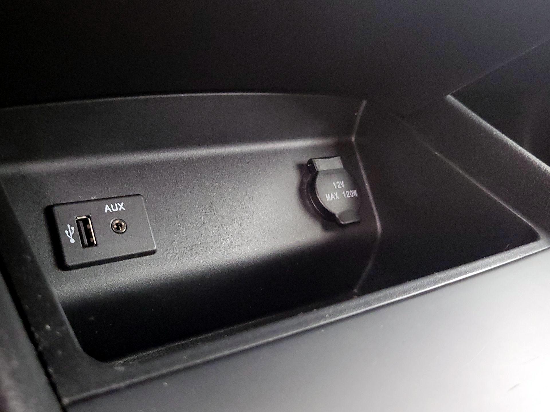 Thumbnail: 2016 Nissan Altima - 18