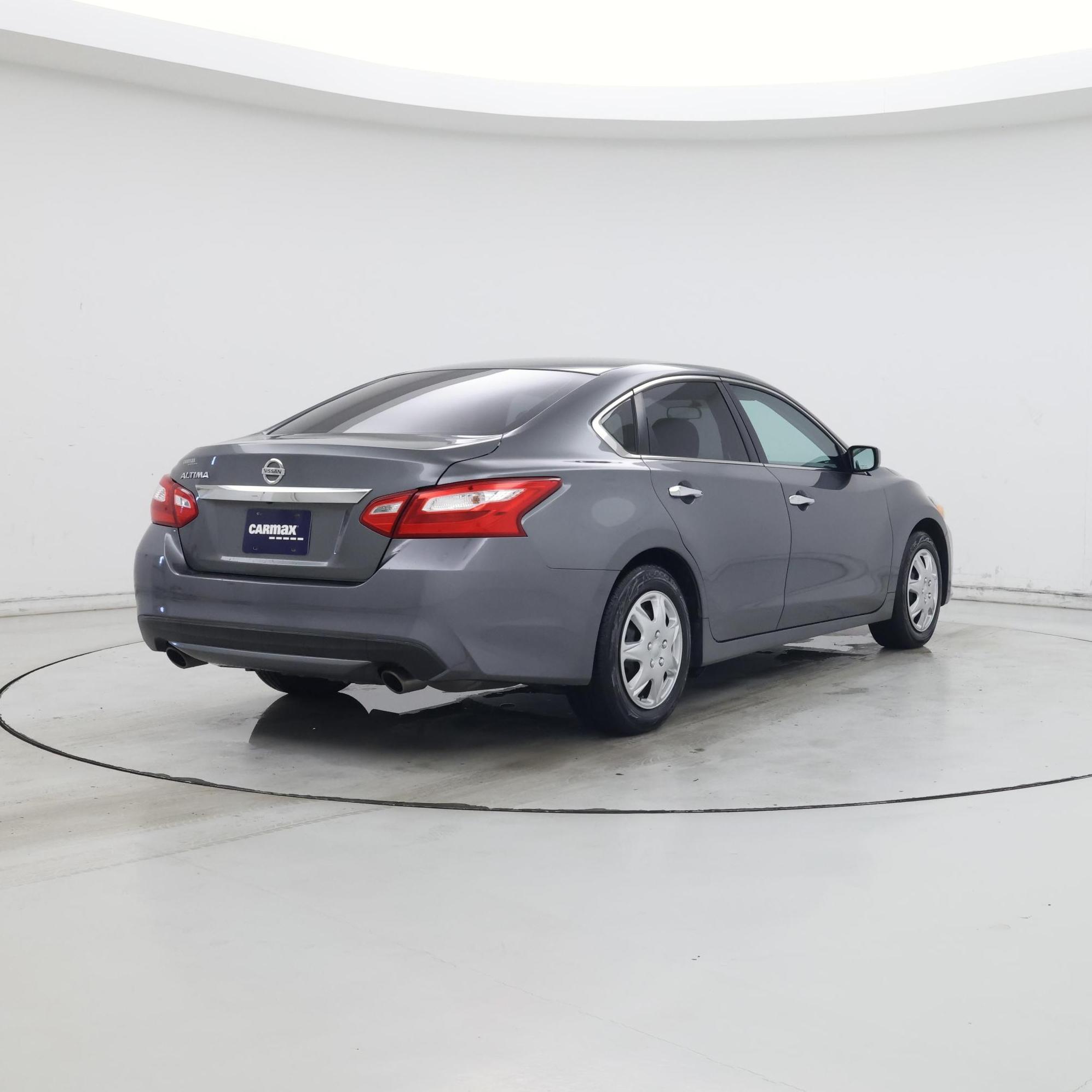 Thumbnail: 2016 Nissan Altima - 8