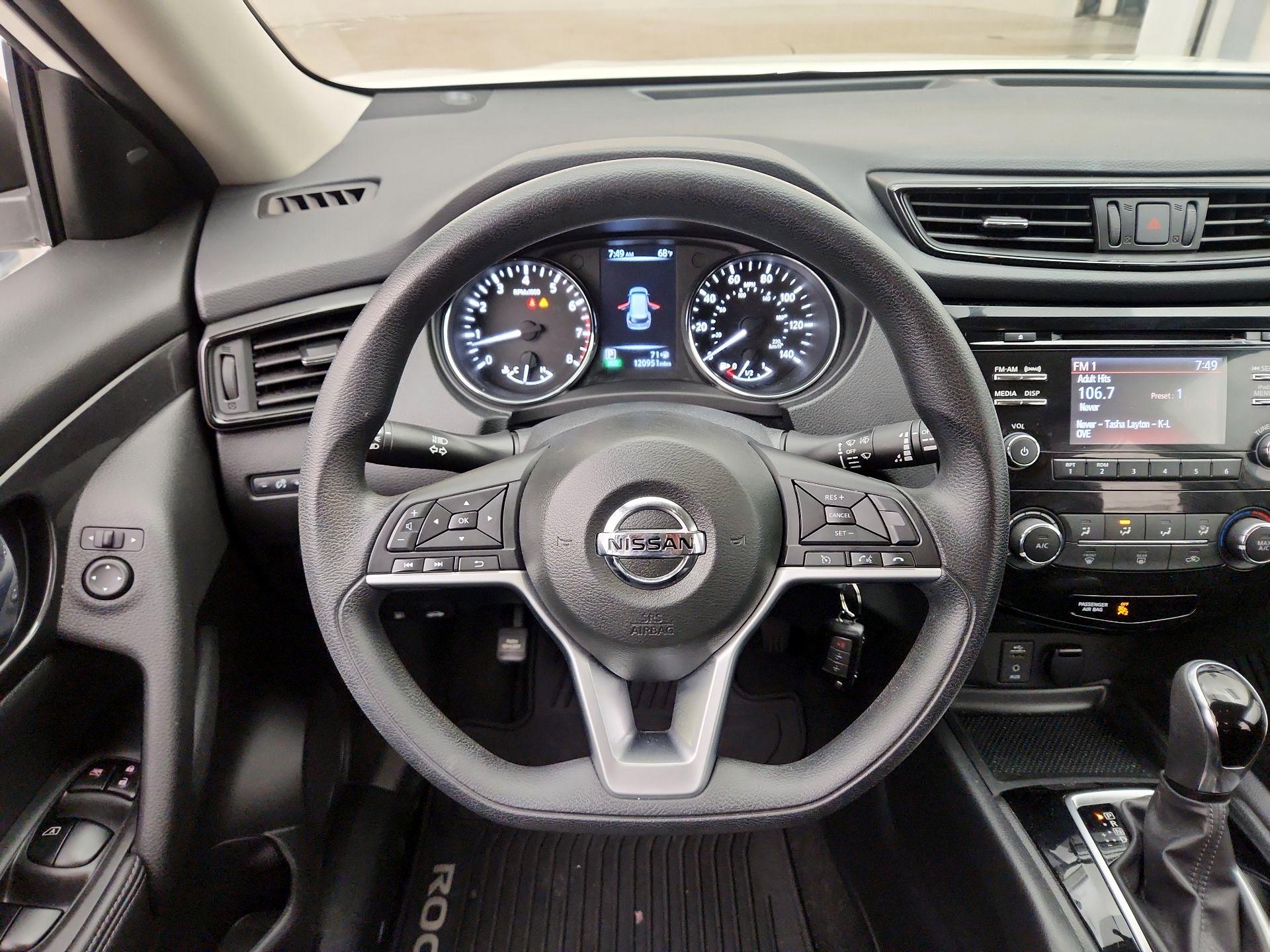 Thumbnail: 2017 Nissan Rogue - 10
