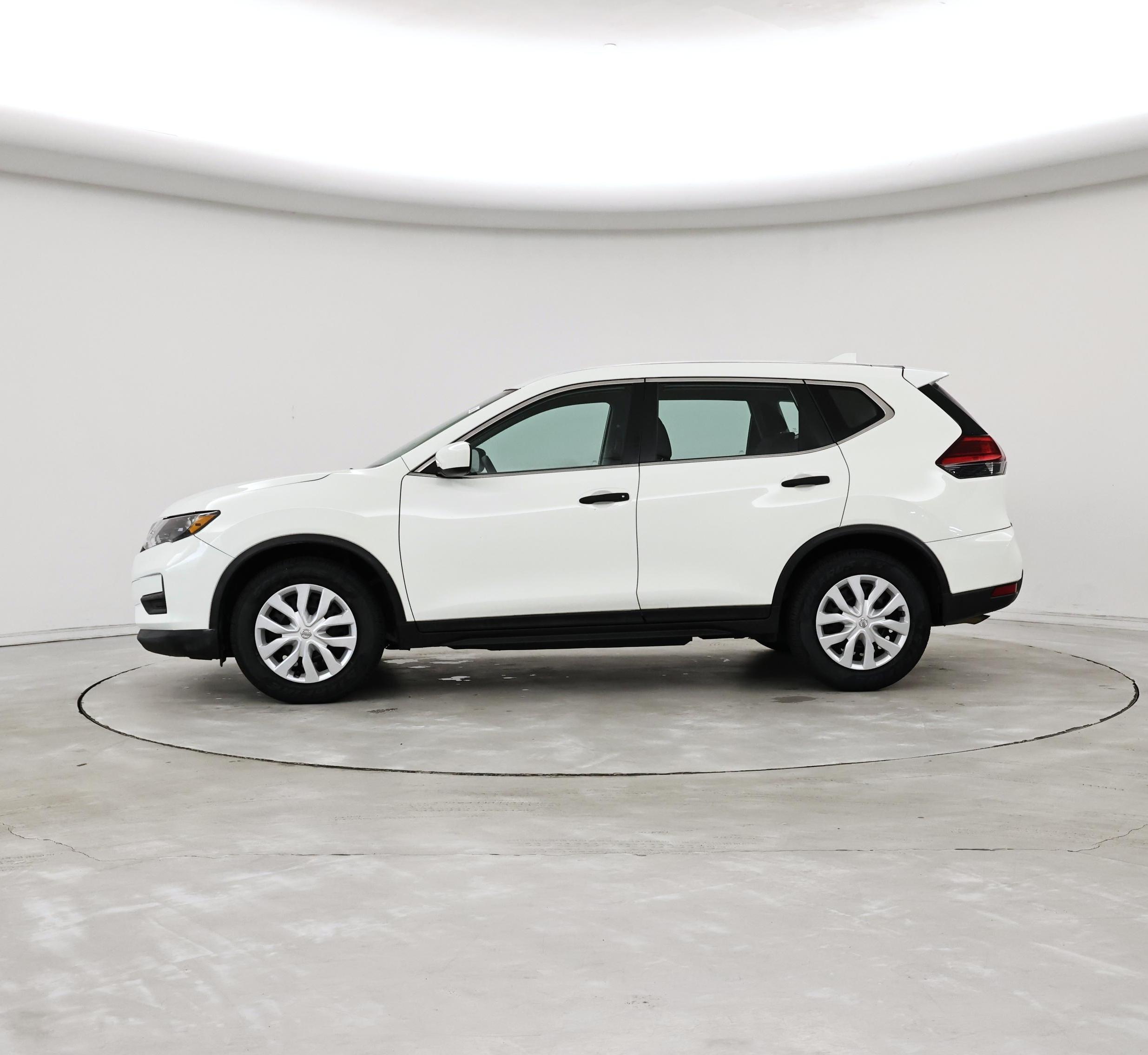 Thumbnail: 2017 Nissan Rogue - 3